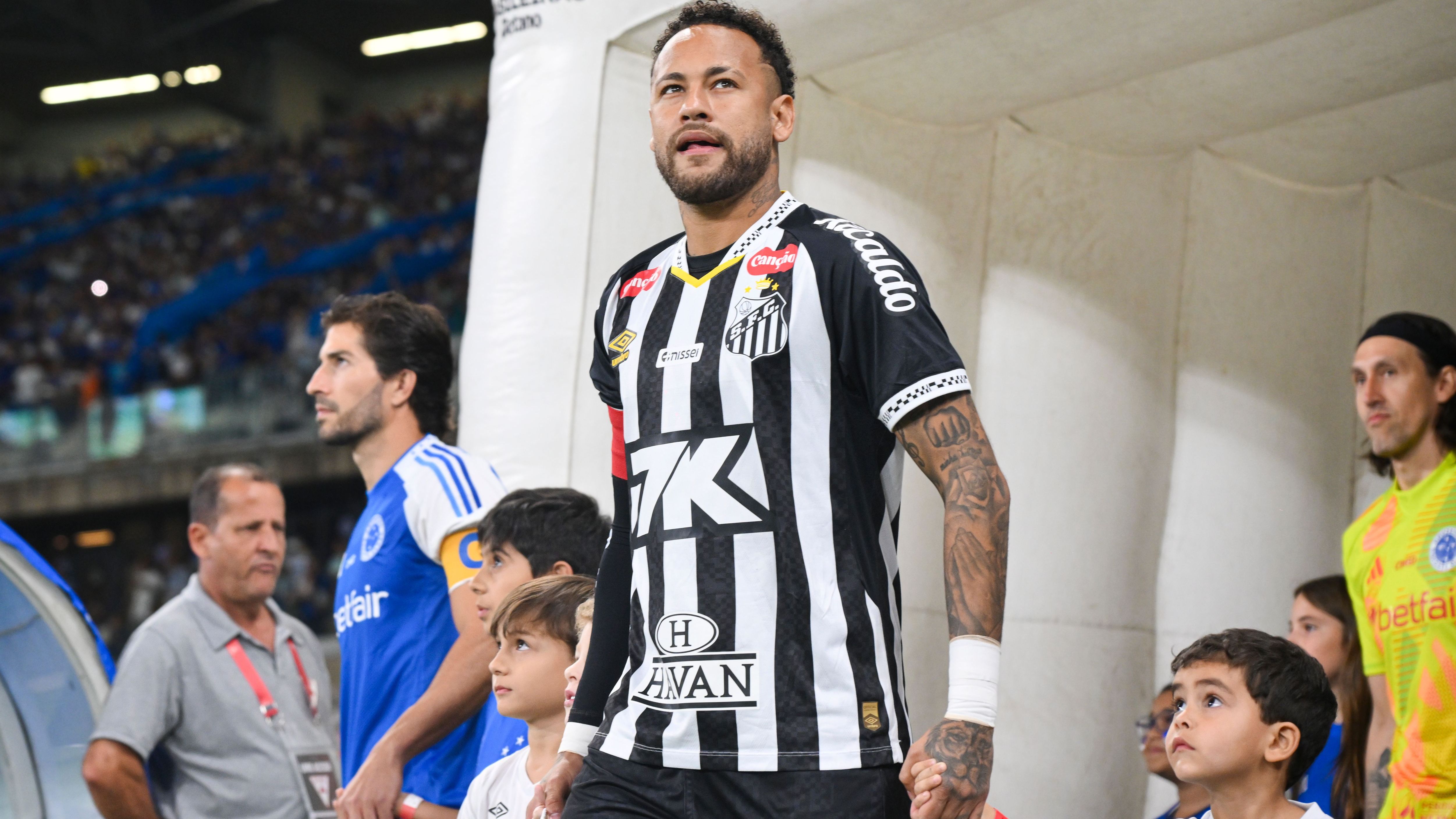 Cruzeiro v Santos - Brasileirao 2025