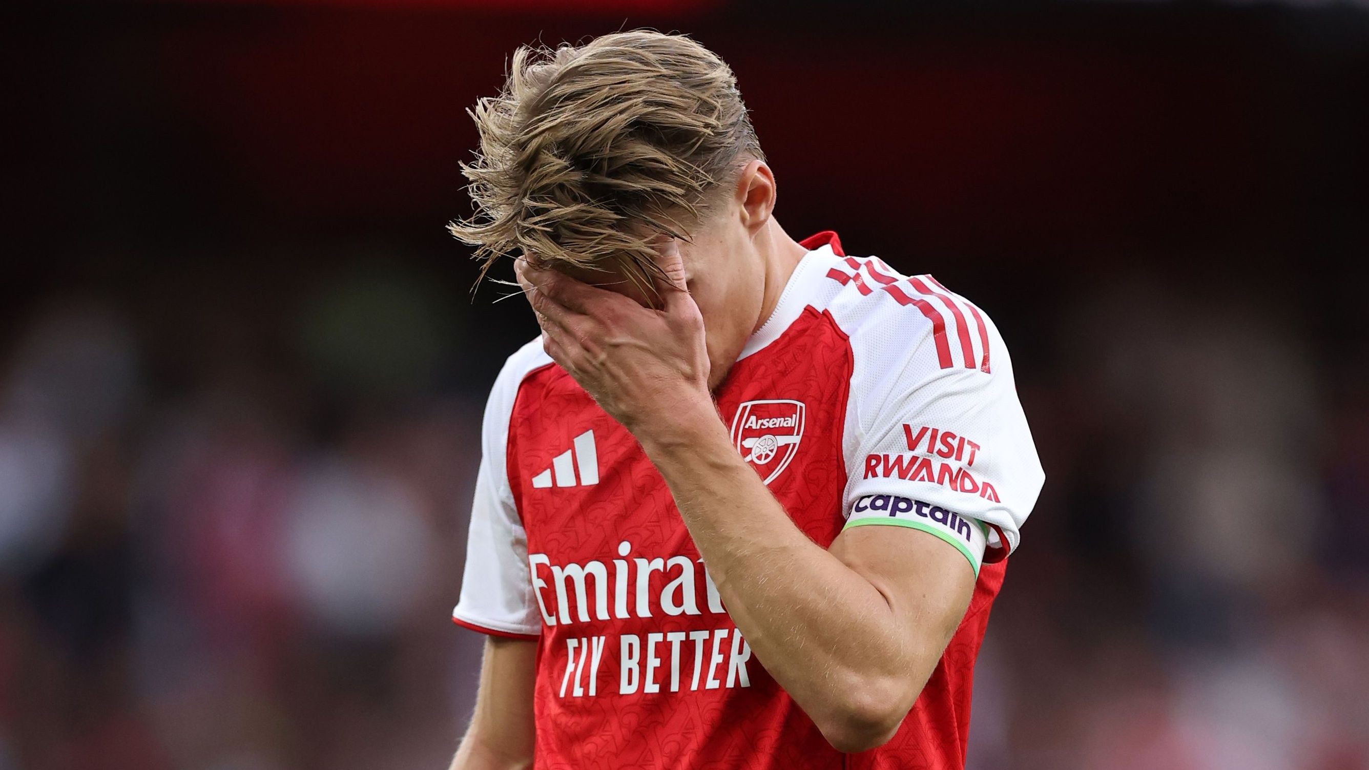 Martin Odegaard injured?! Arsenal handed major scare as captain is withdrawn in first-half of Leeds clash with new £60m signing Eberechi Eze watching on | Goal.com UK
