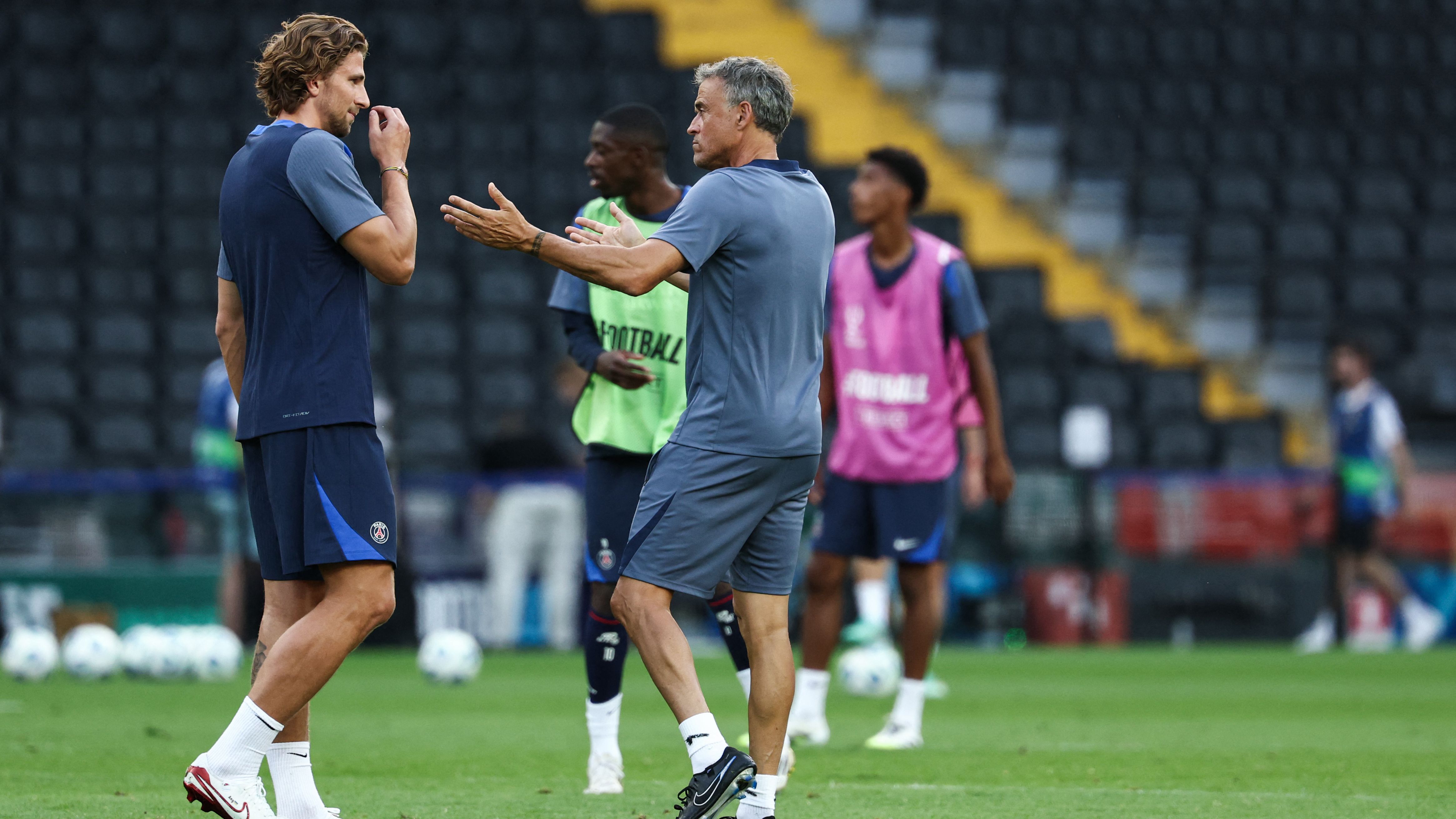 FBL-EUR-SUPERCUP-2025-TRAINING-PSG