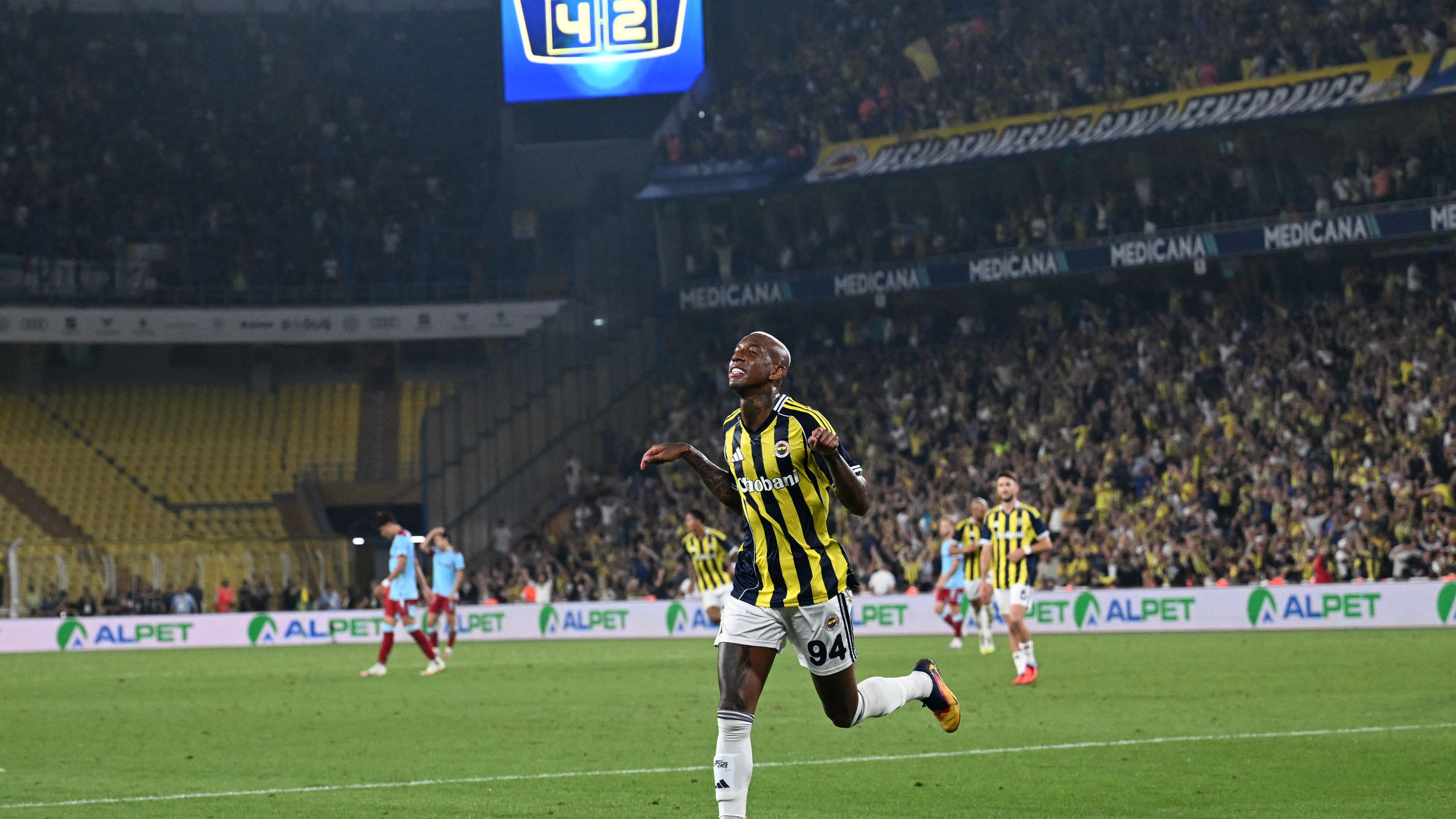 FBL-EUR-C1-FENERBAHCE-FEYENOORD-QUALIFY