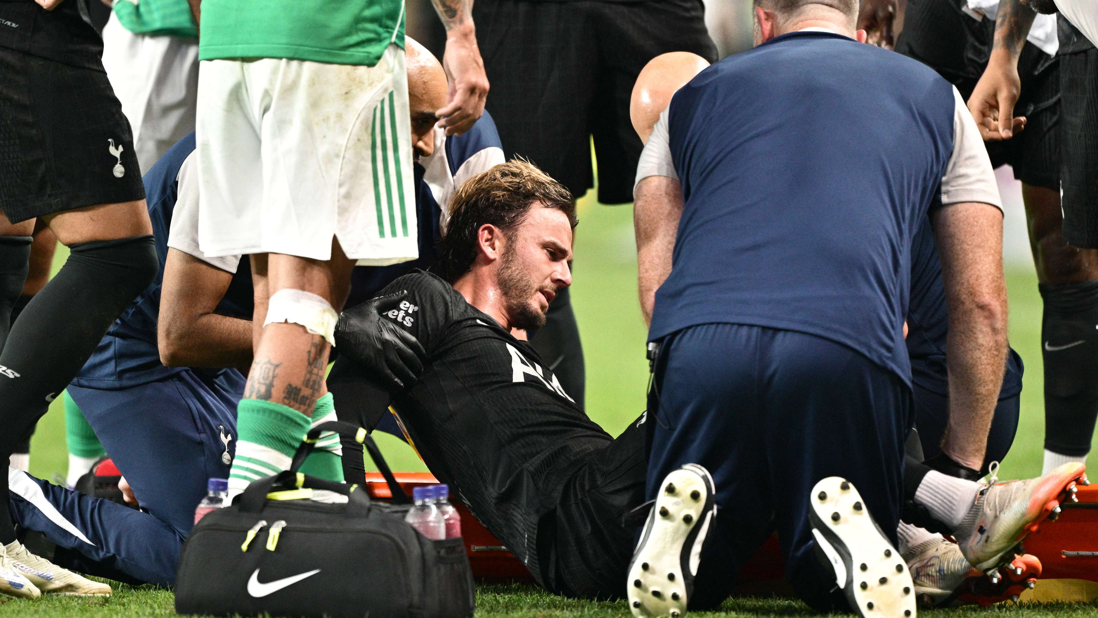 FBL-KOR-ENG-PR-TOTTENHAM-NEWCASTLE