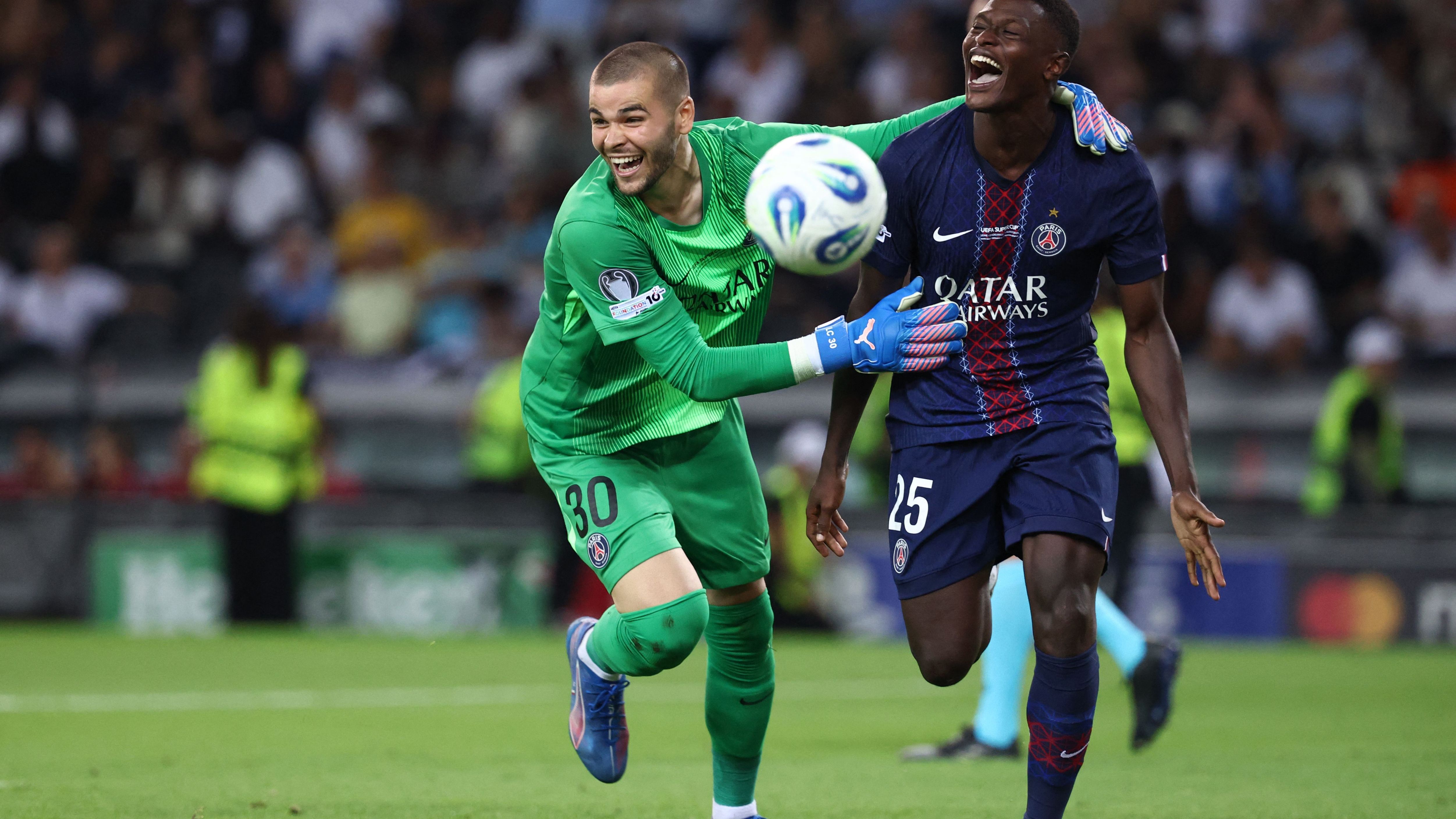 TOPSHOT-FBL-EUR-SUPERCUP-2025-PSG-TOTTENHAM