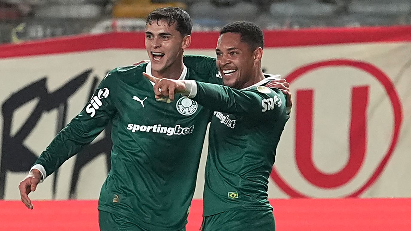 Universitario v Palmeiras - Copa CONMEBOL Libertadores 2025