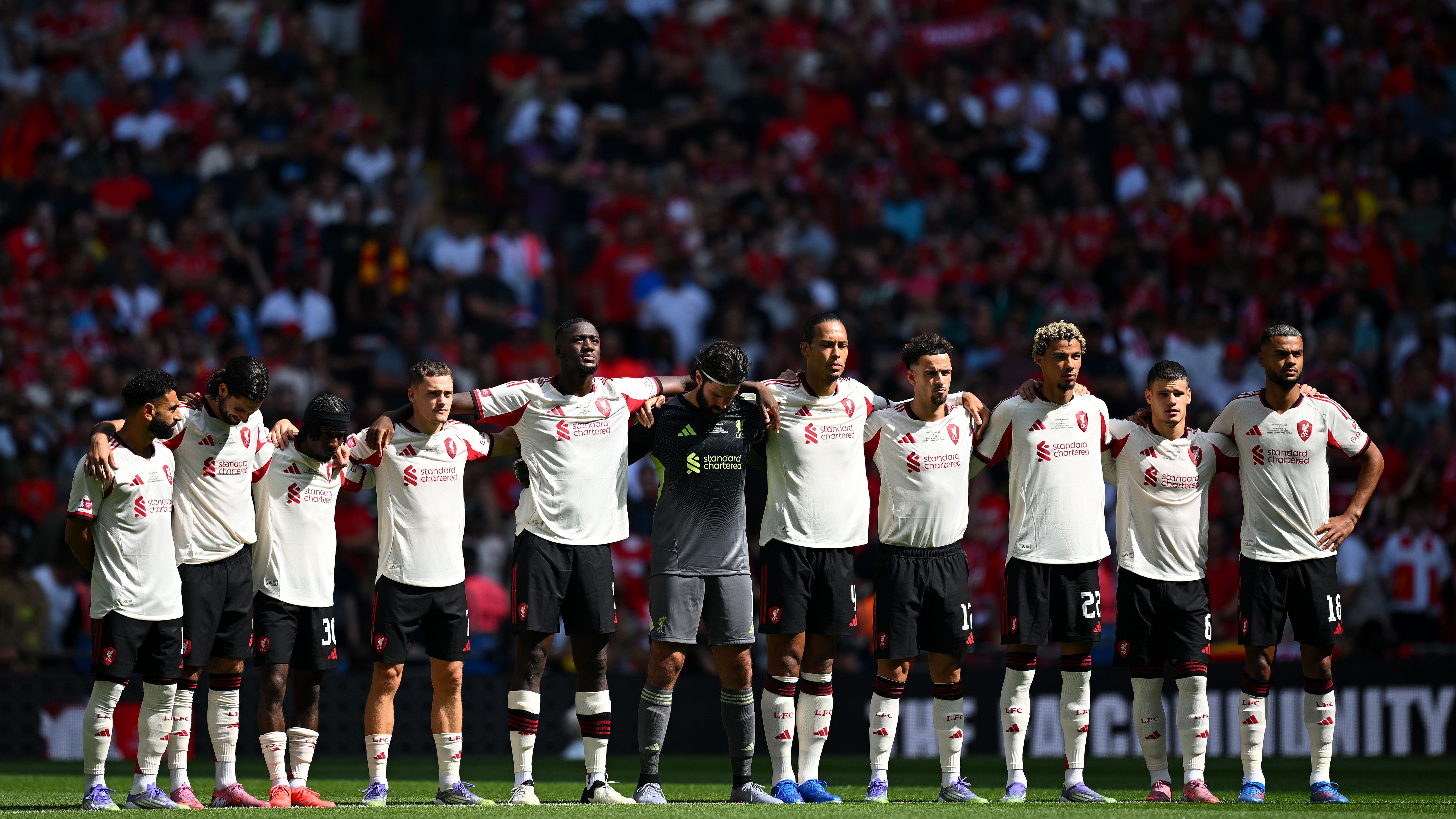 Minute's silence cut short as fans boo tribute to Liverpool star Diogo Jota ahead of Community Shield clash at Wembley | Goal.com UK