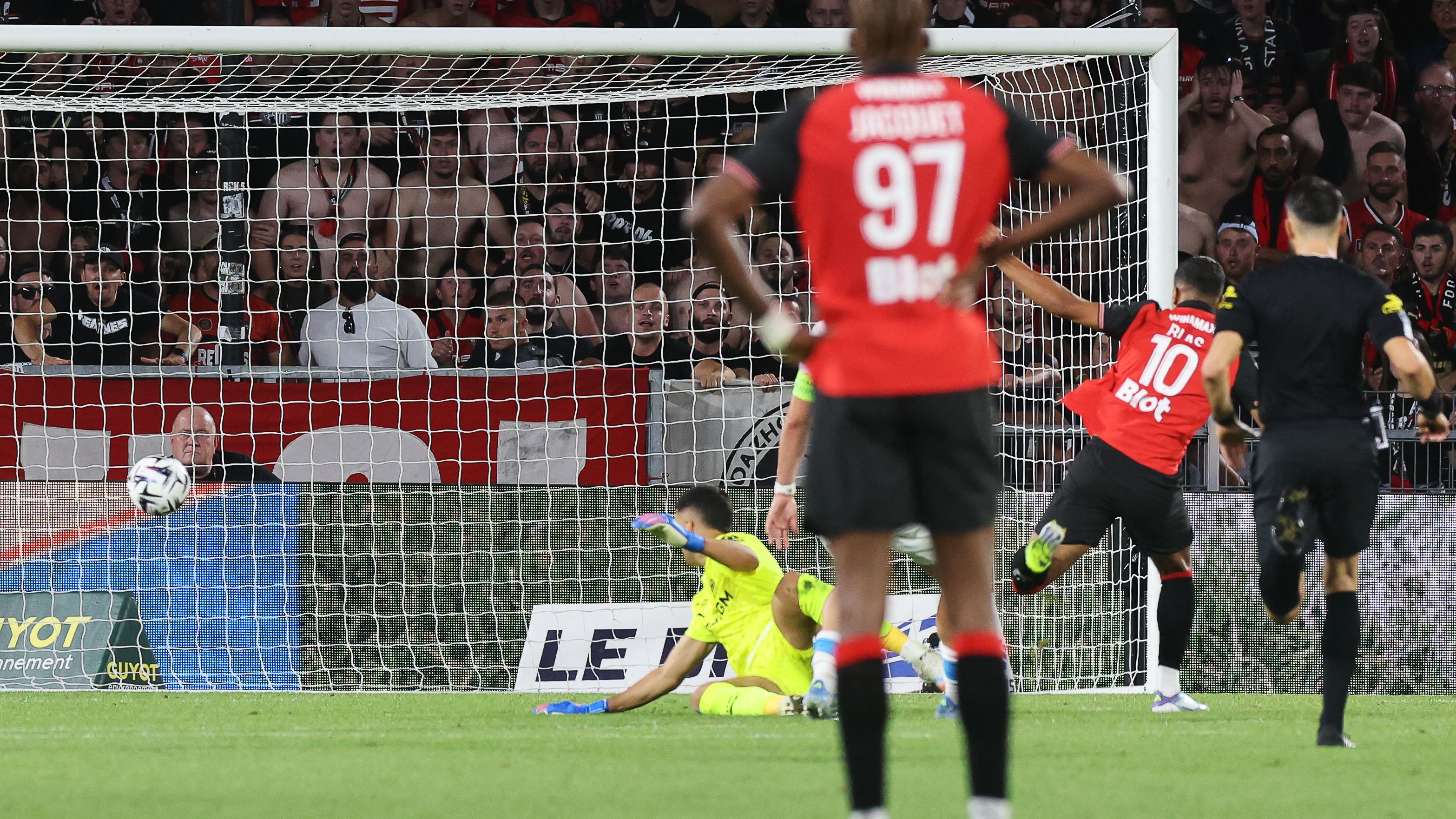 TOPSHOT-FBL-FRA-LIGUE1-RENNES-MARSEILLE