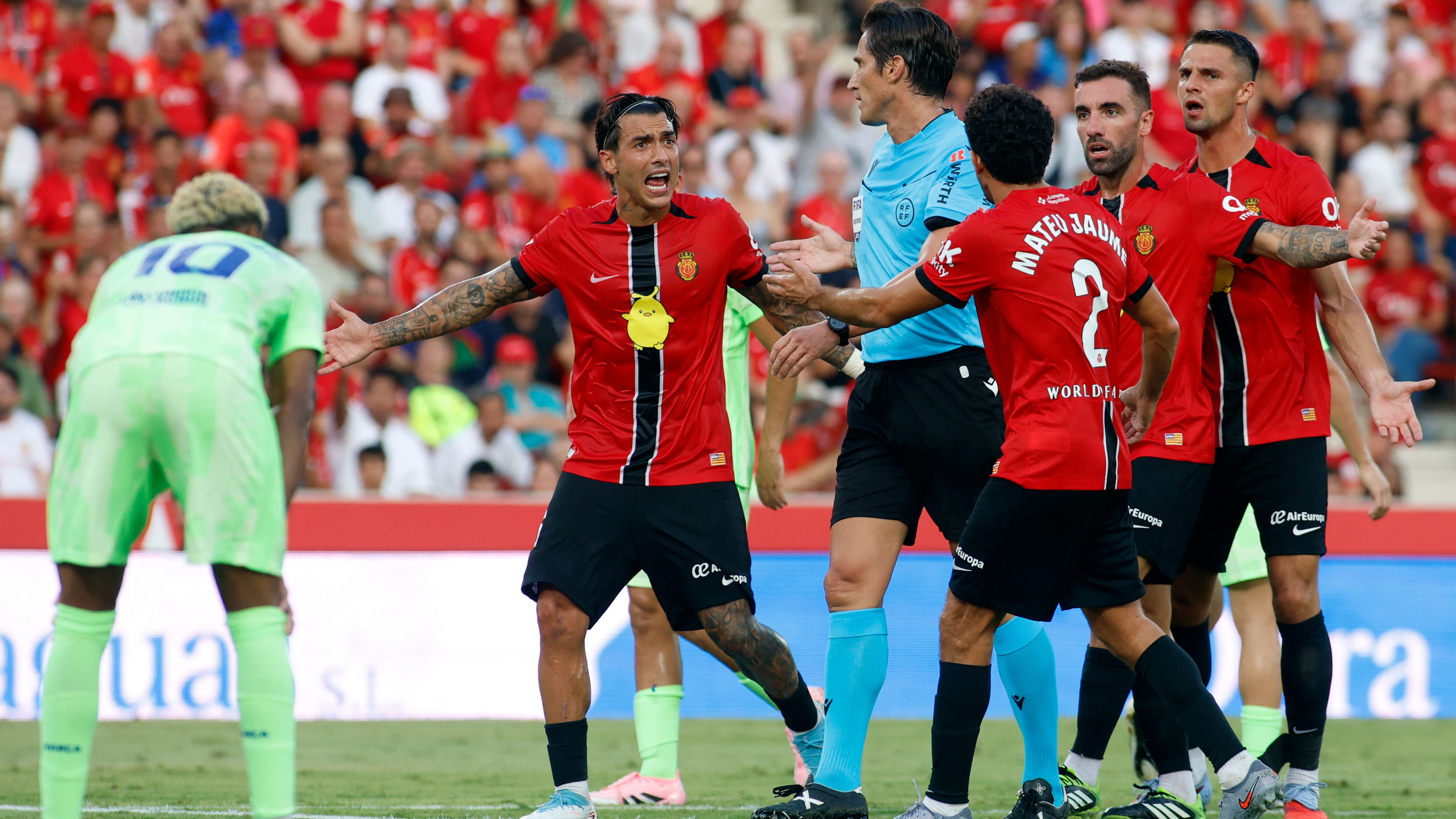 FBL-ESP-LIGA-MALLORCA-BARCELONA