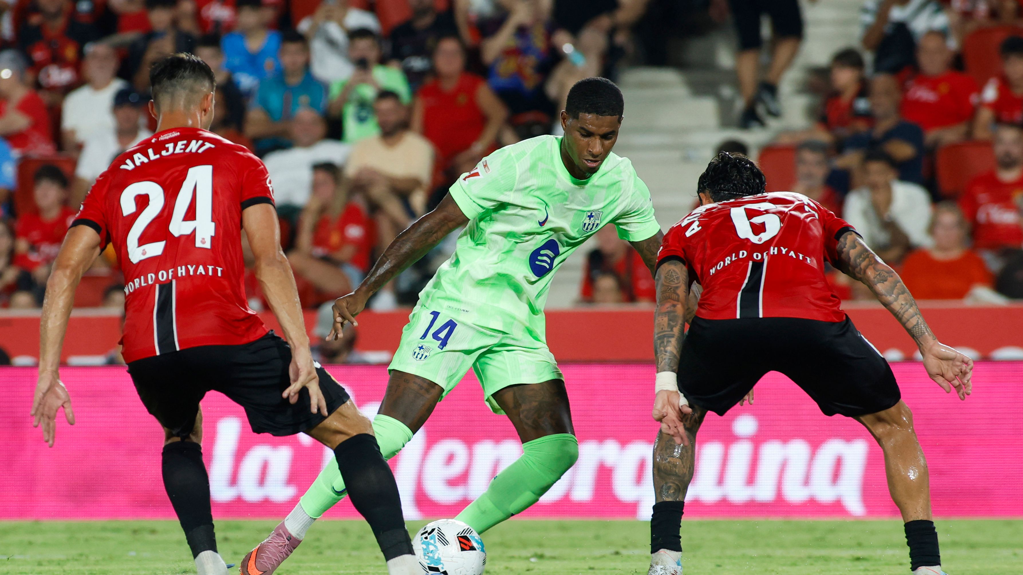 FBL-ESP-LIGA-MALLORCA-BARCELONA