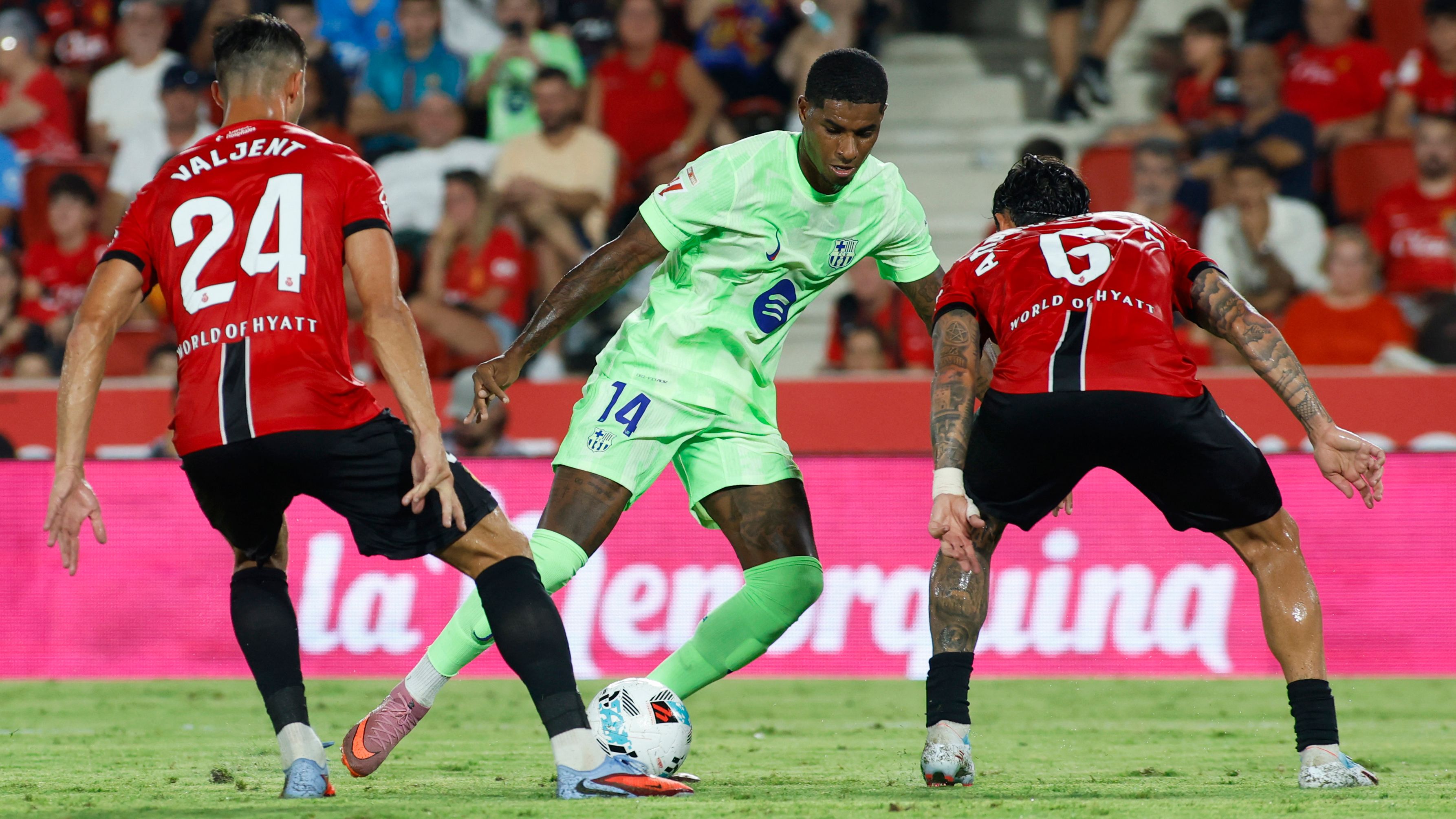 FBL-ESP-LIGA-MALLORCA-BARCELONA