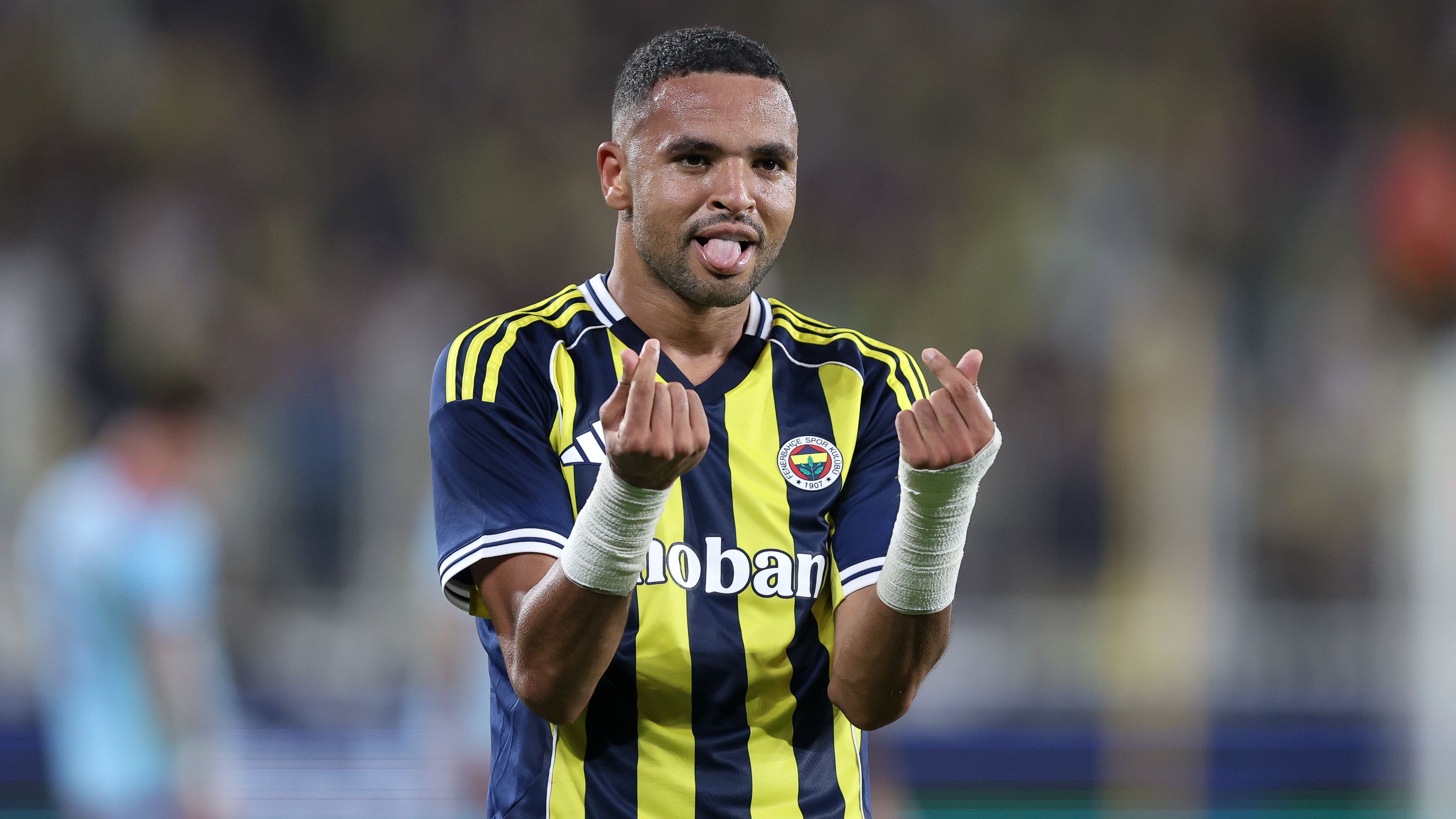 Fenerbahce v Feyenoord - UEFA Champions League Third Qualifying Round Second Leg