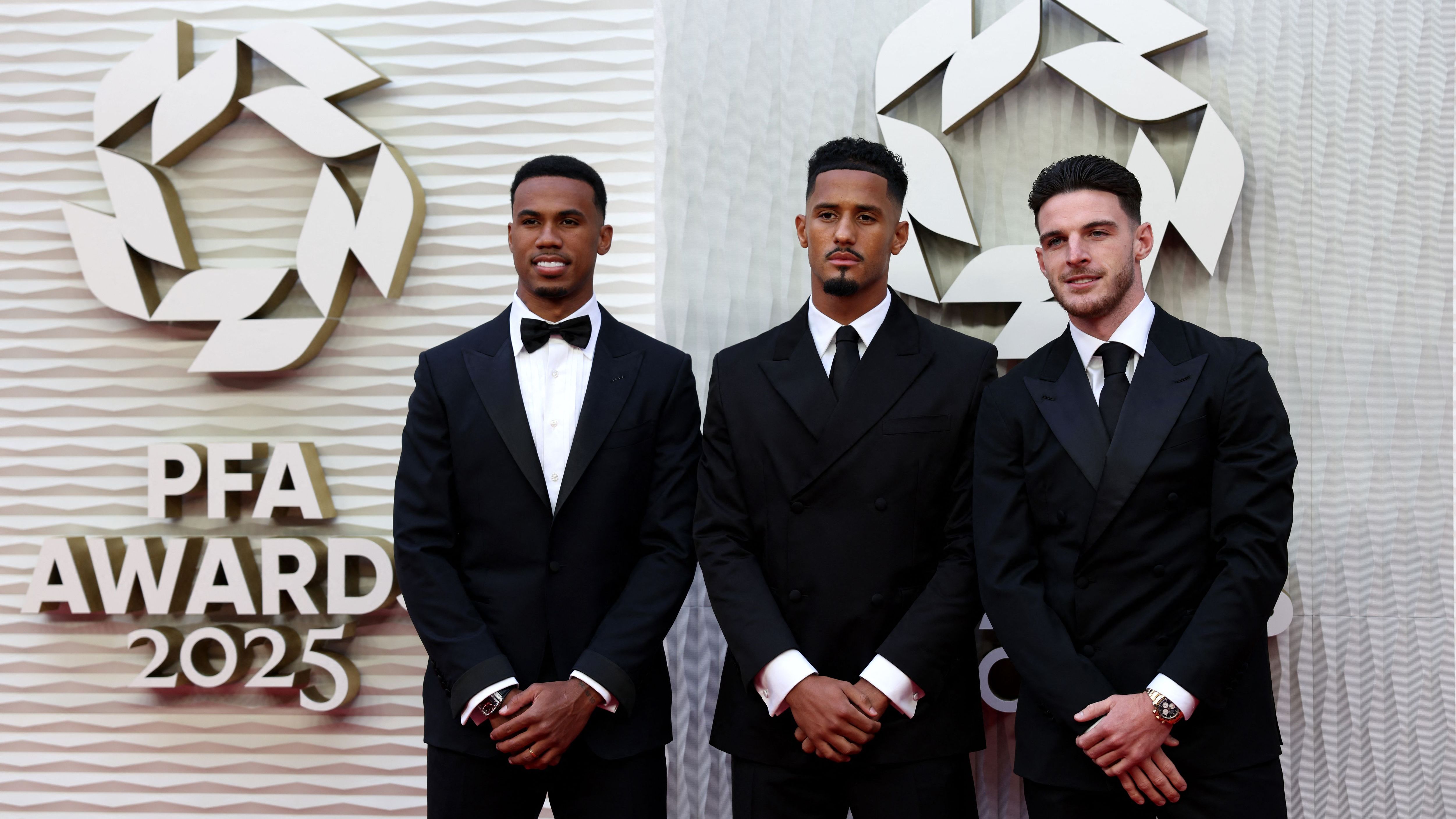 TOPSHOT-BRITAIN-FBL-AWARD