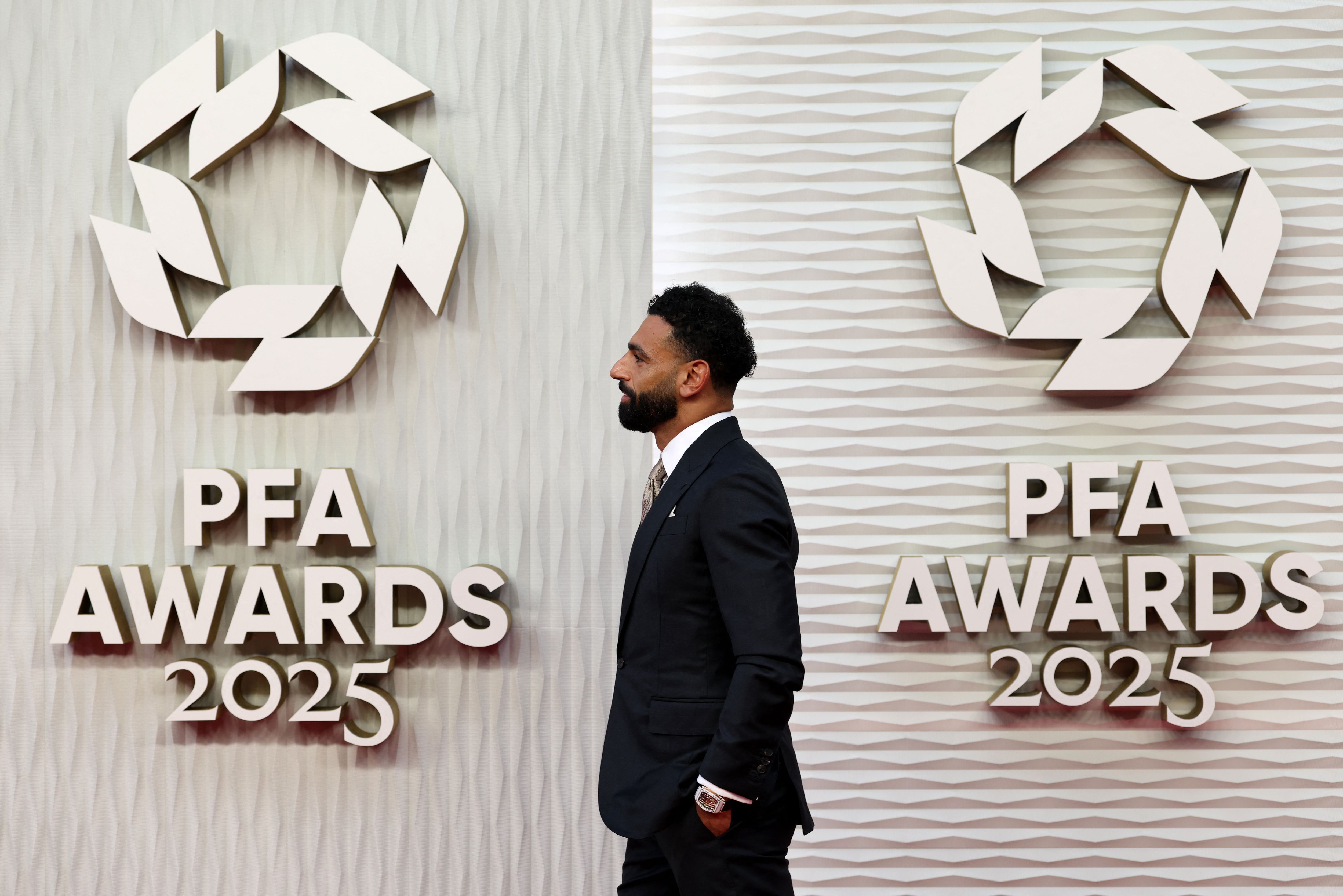 TOPSHOT-BRITAIN-FBL-AWARD