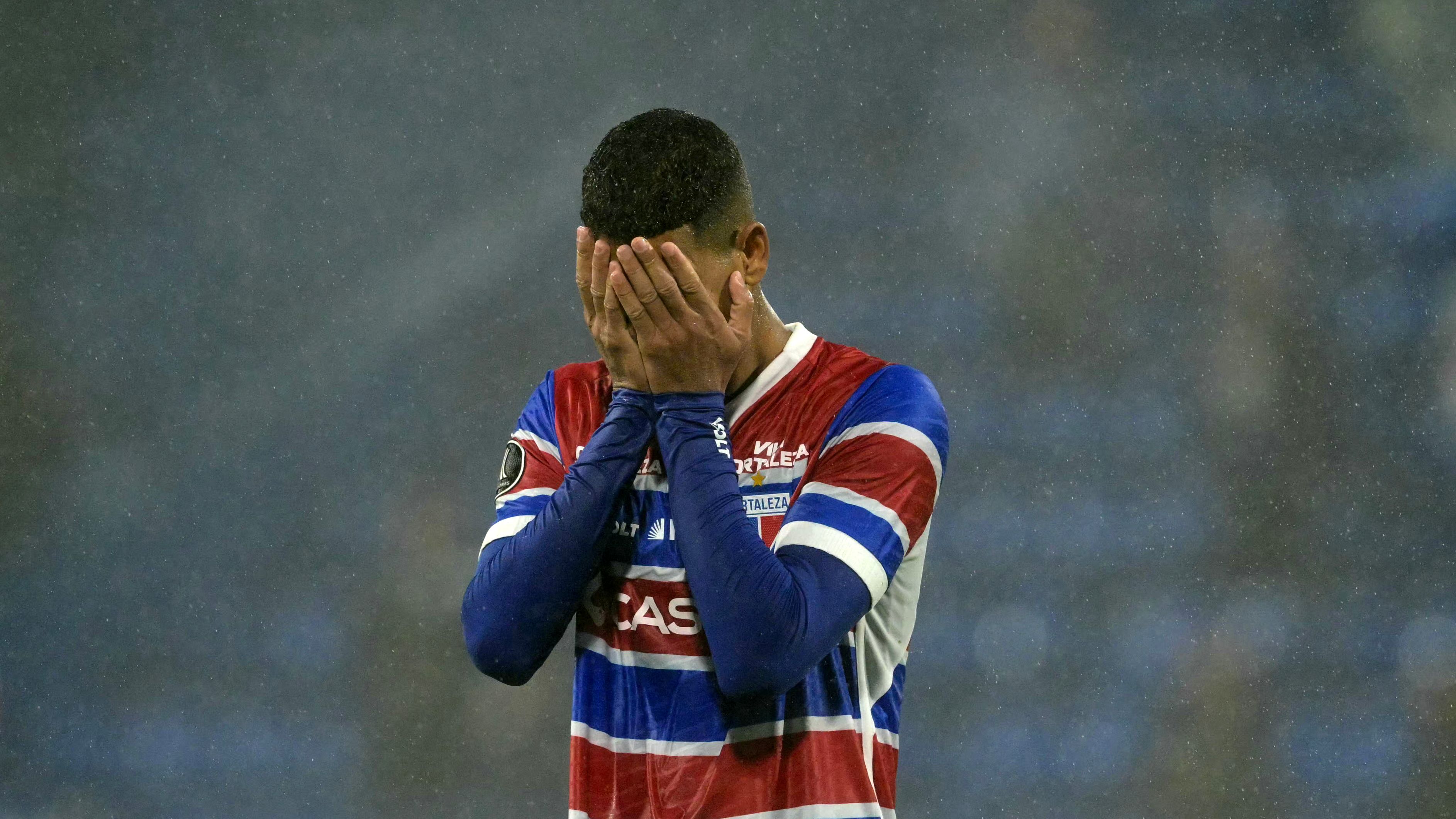 FBL-LIBERTADORES-VELEZ-FORTALEZA