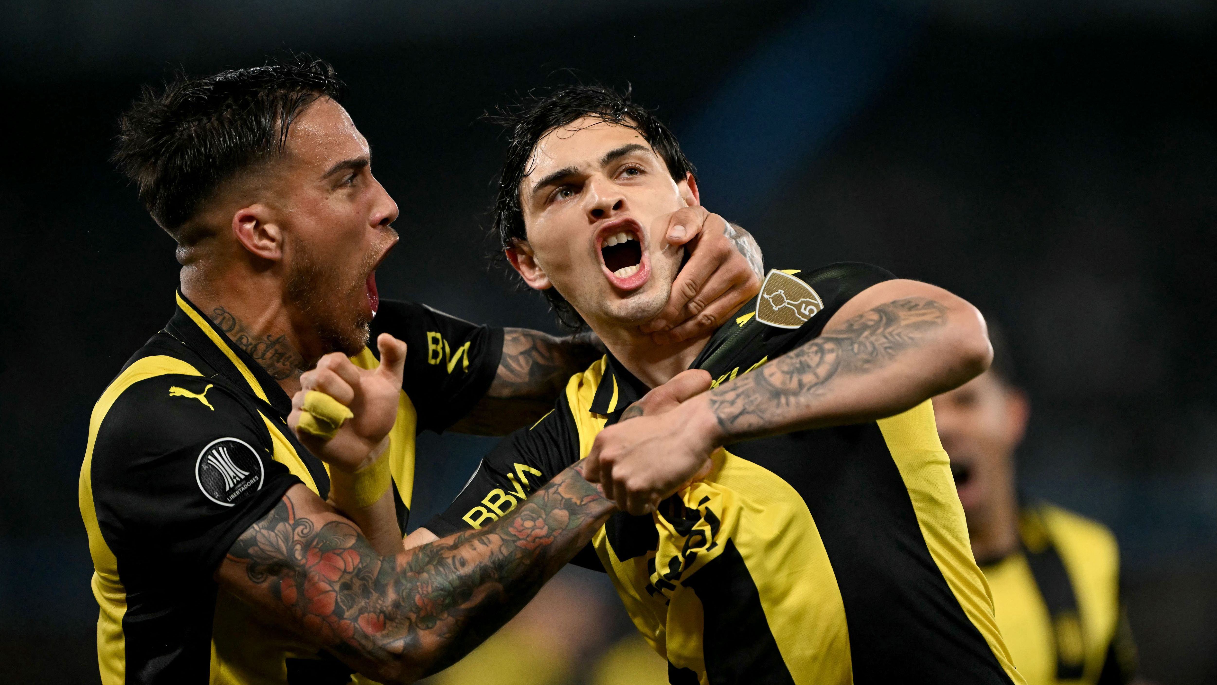 TOPSHOT-FBL-LIBERTADORES-RACING-PENAROL