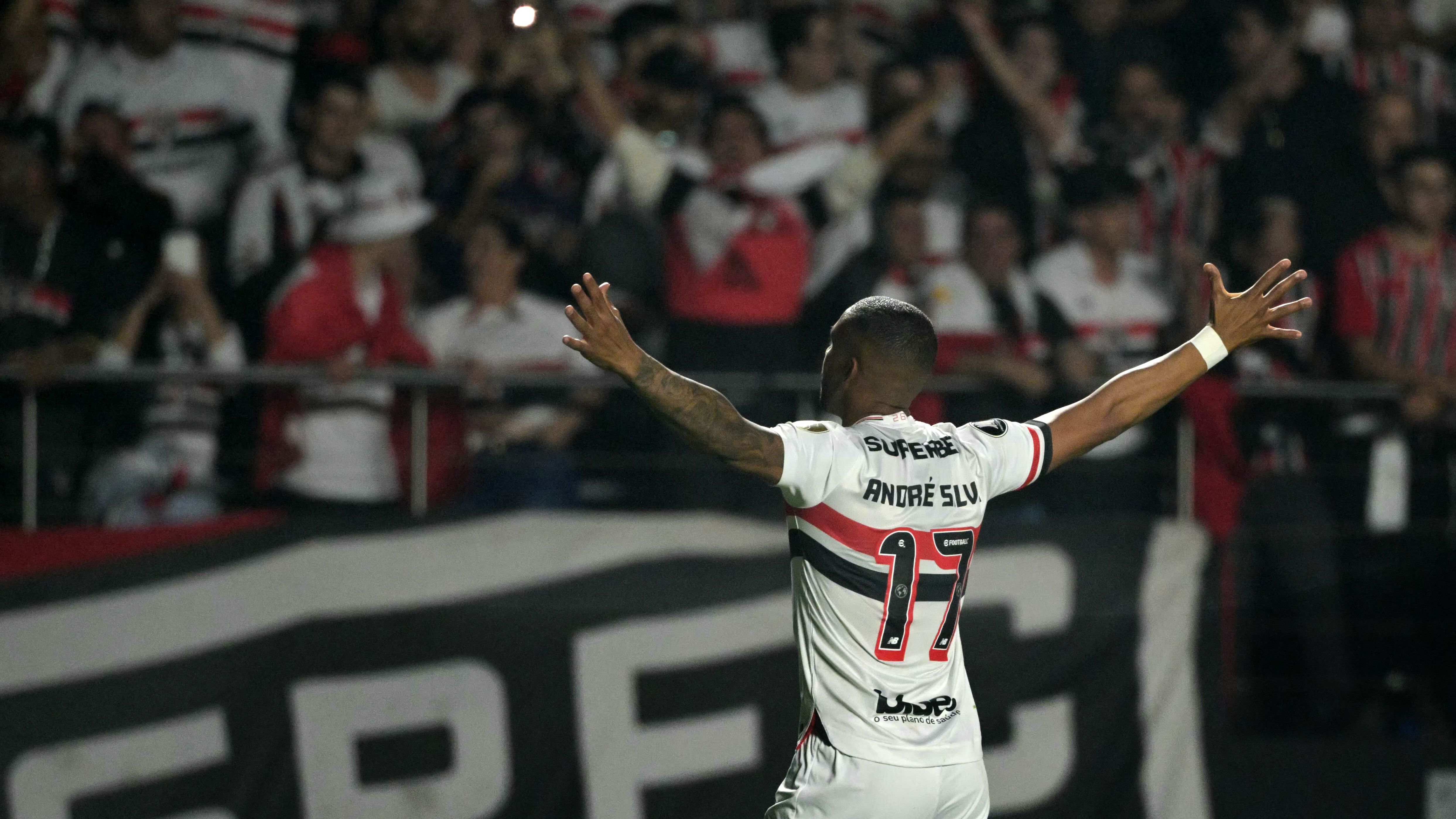 FBL-LIBERTADORES-SAOPAULO-ATLNACIONAL