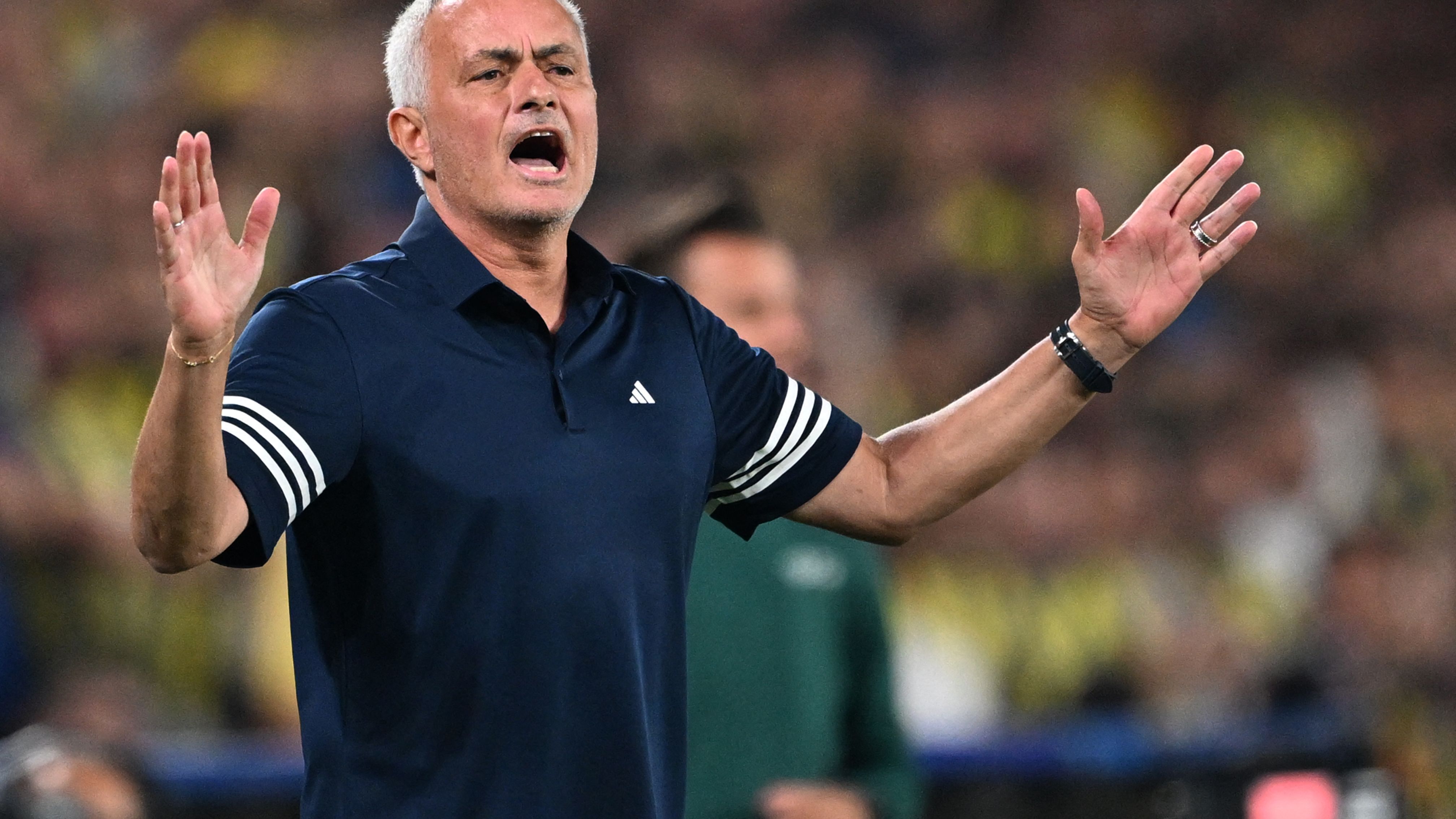 FBL-EUR-C1-FENERBAHCE-BENFICA-QUALIFY