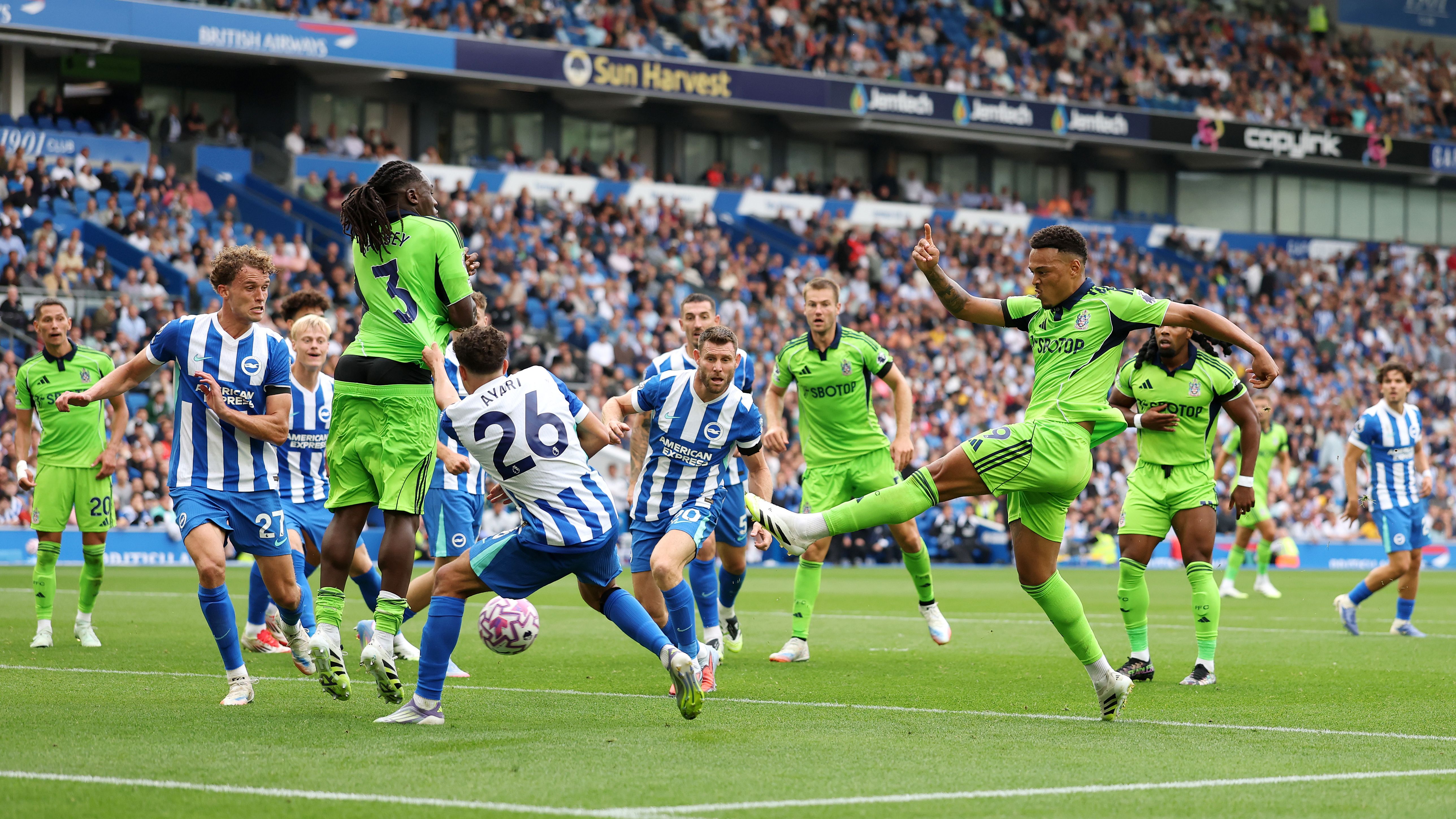 Brighton & Hove Albion v Fulham - Premier League