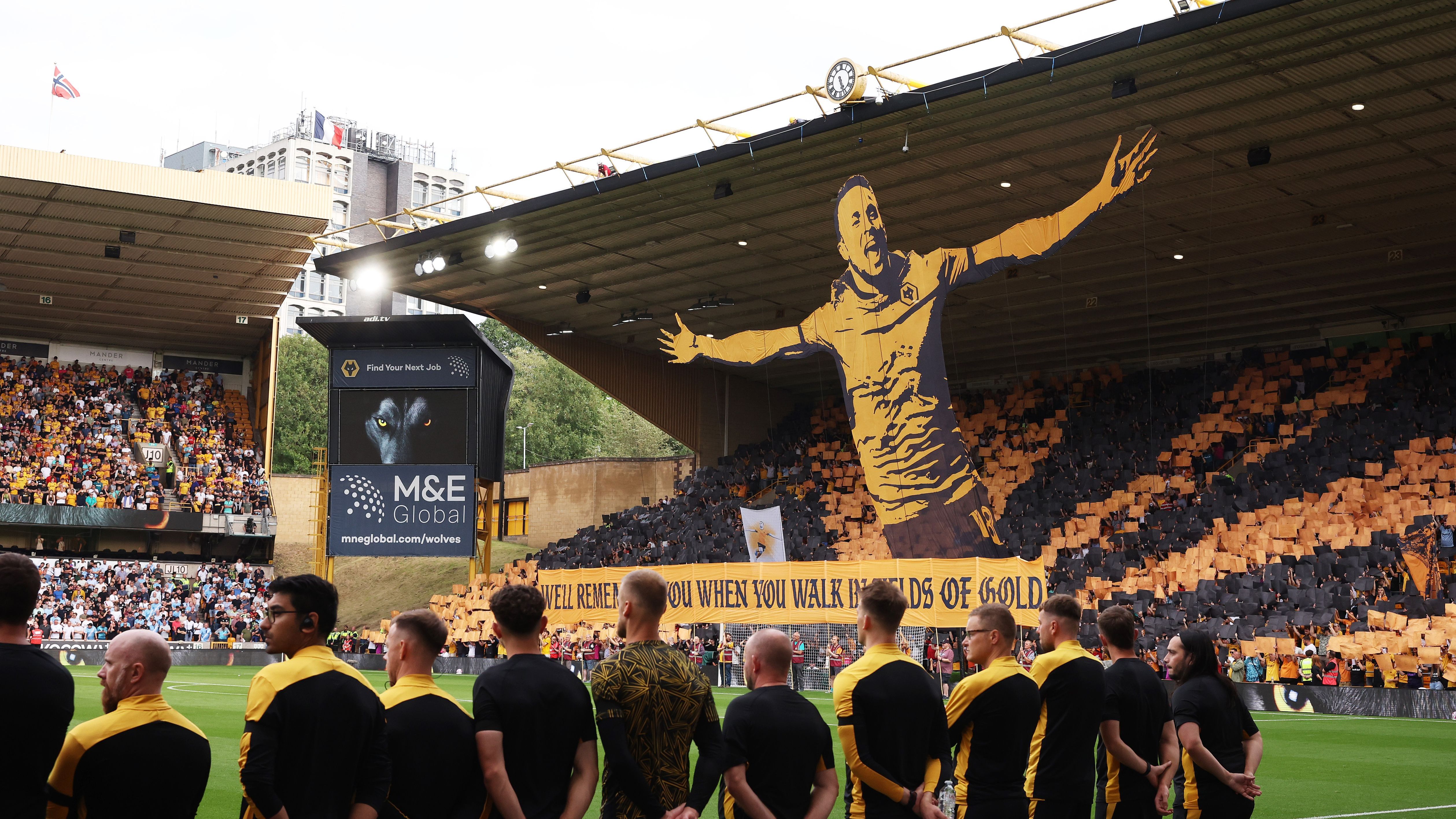 Wolverhampton Wanderers v Manchester City - Premier League