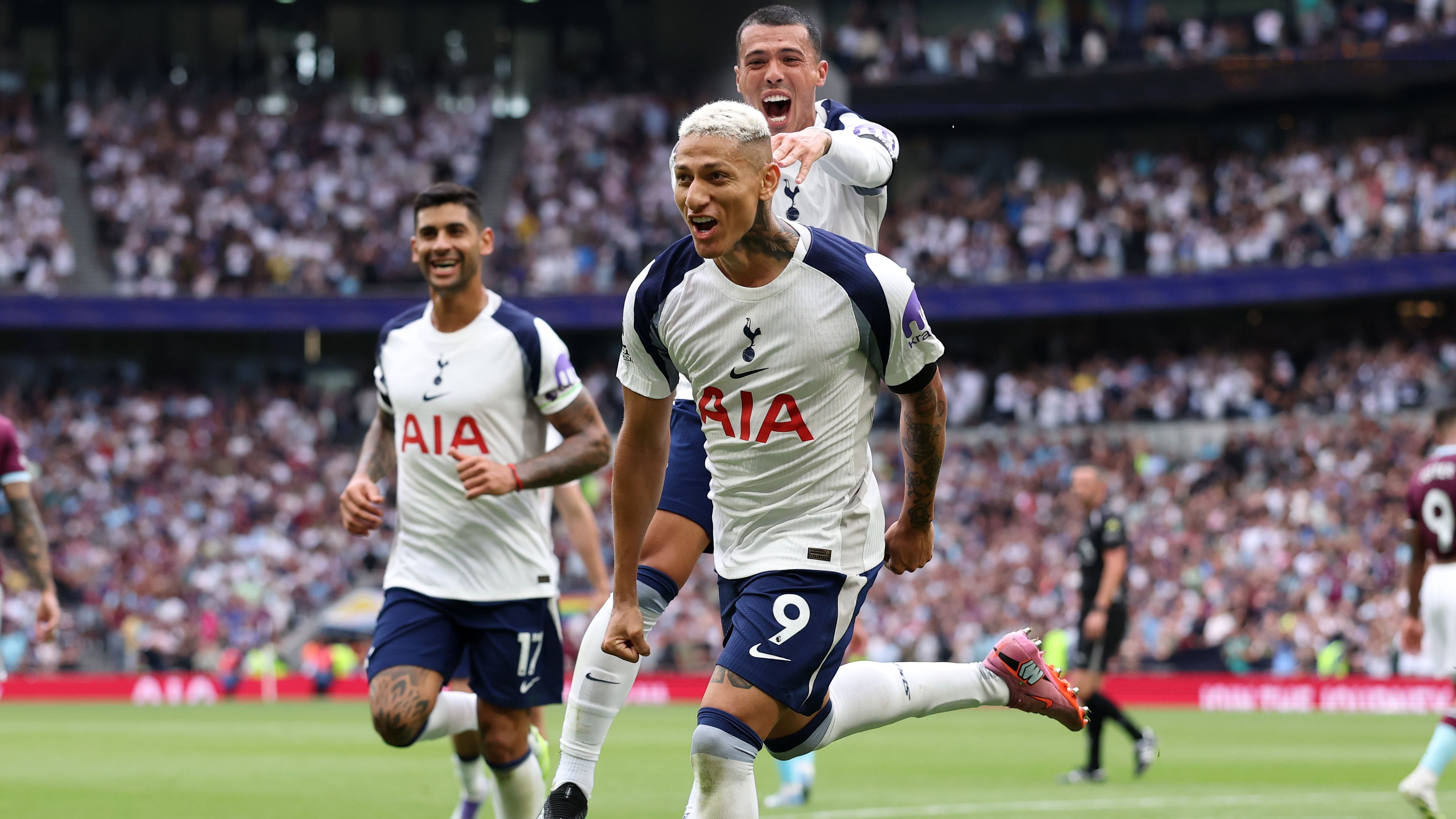 Tottenham Hotspur v Burnley - Premier League