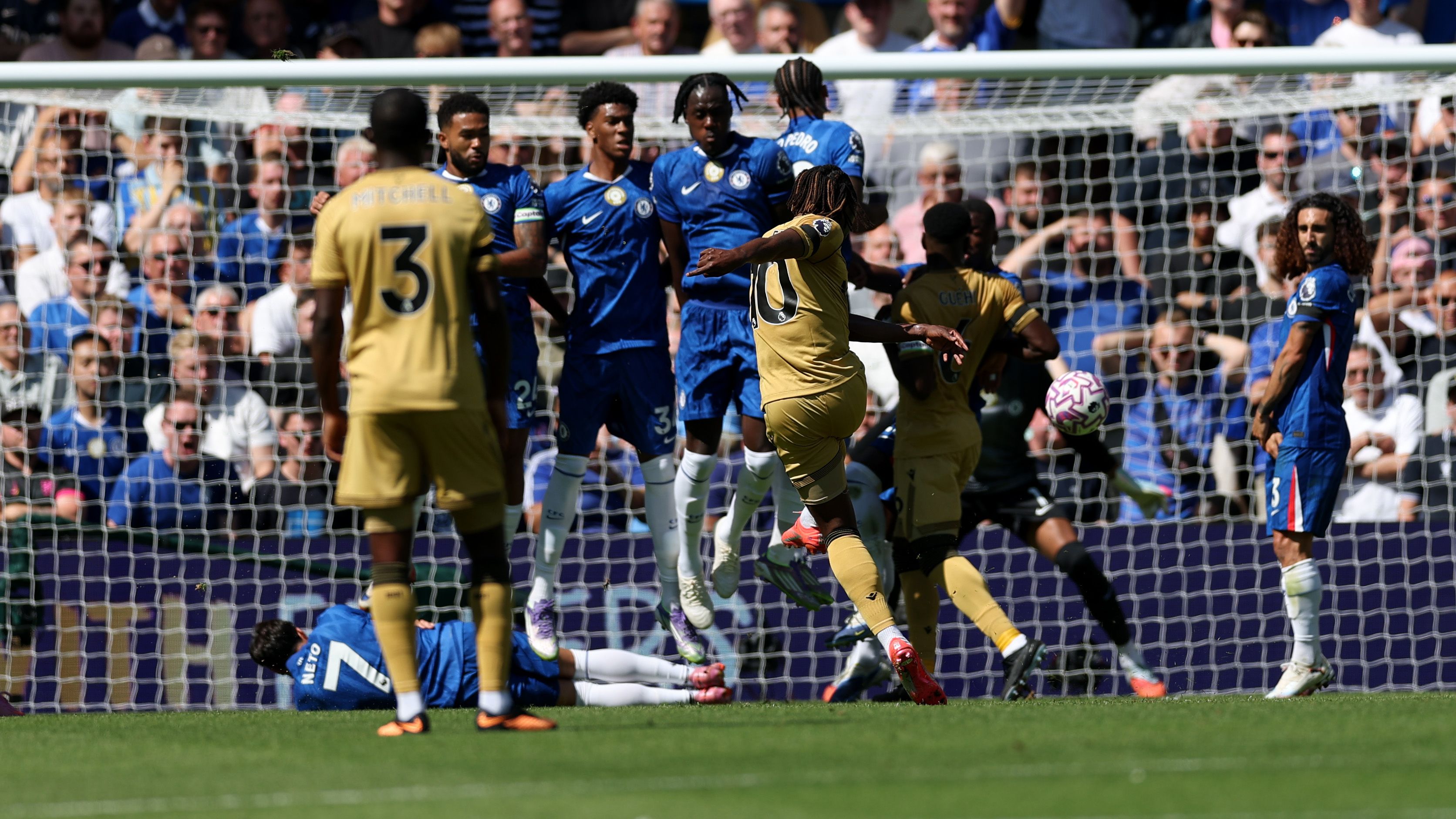 Explained: Why Eberechi Eze's sensational free-kick against Chelsea was ruled out after VAR check despite Crystal Palace protests | Goal.com UK