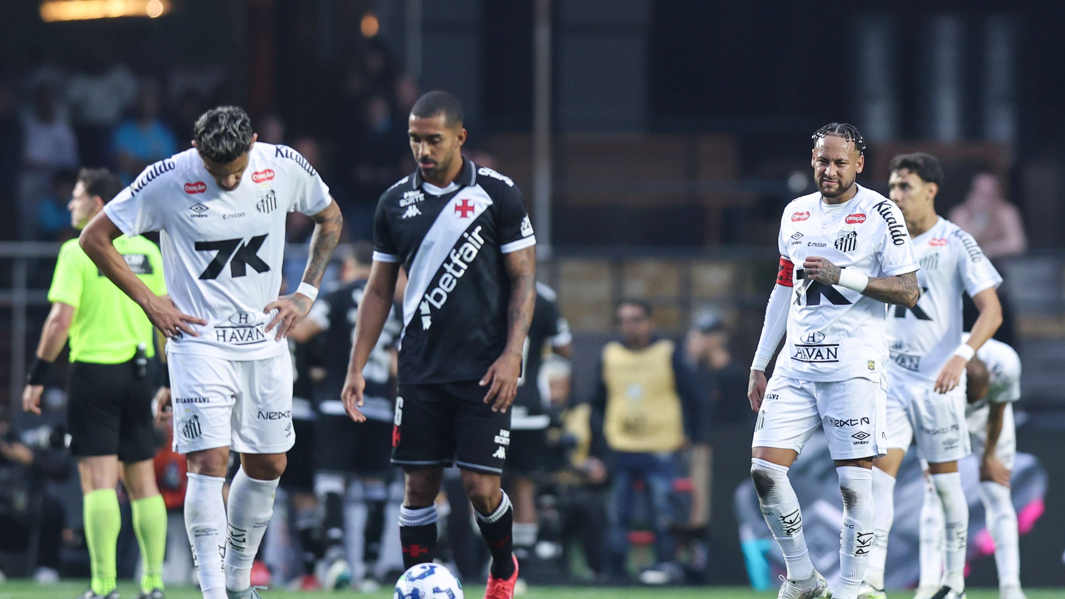 Santos v Vasco Da Gama - Brasileirao 2025