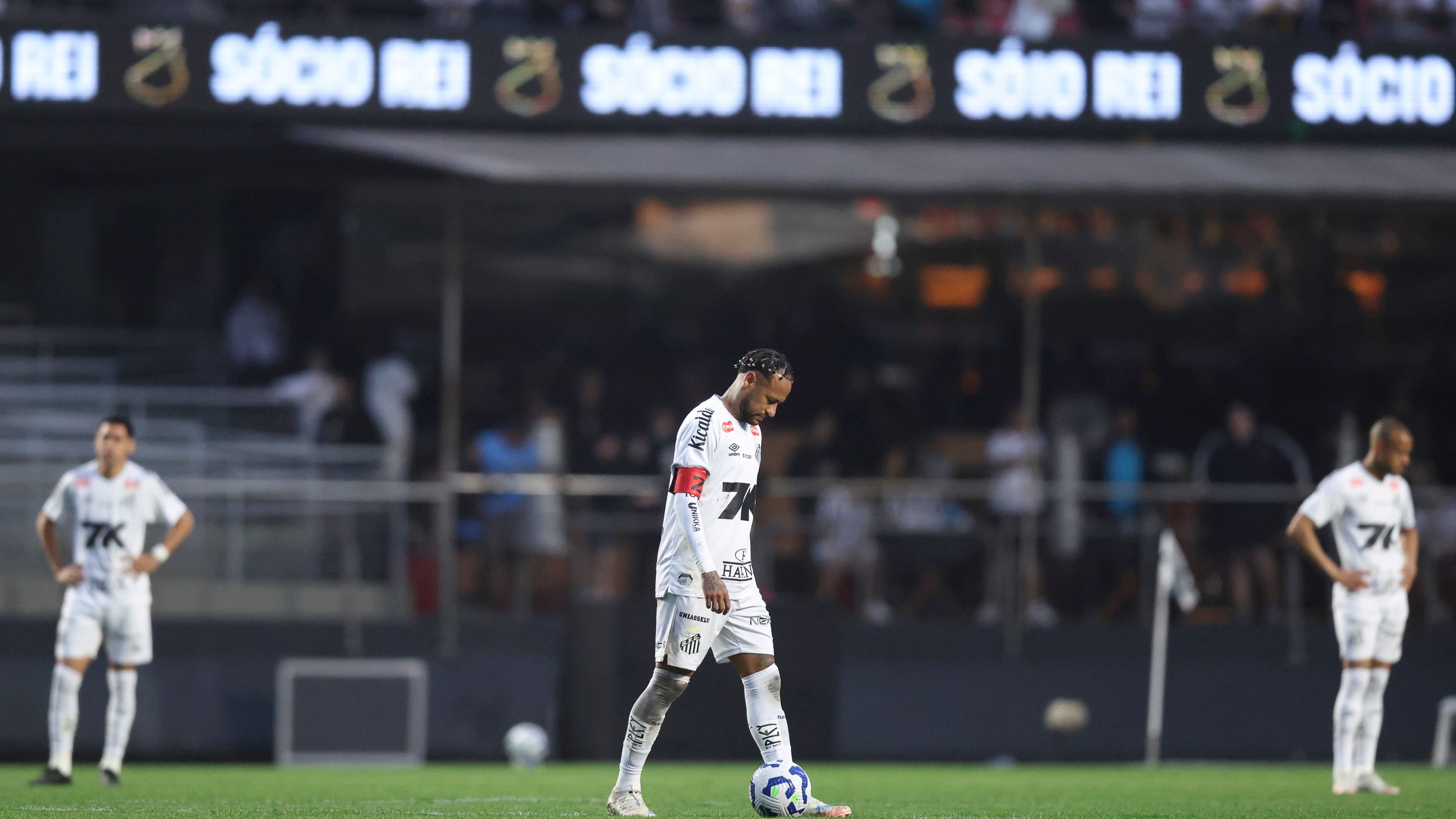 Santos v Vasco Da Gama - Brasileirao 2025