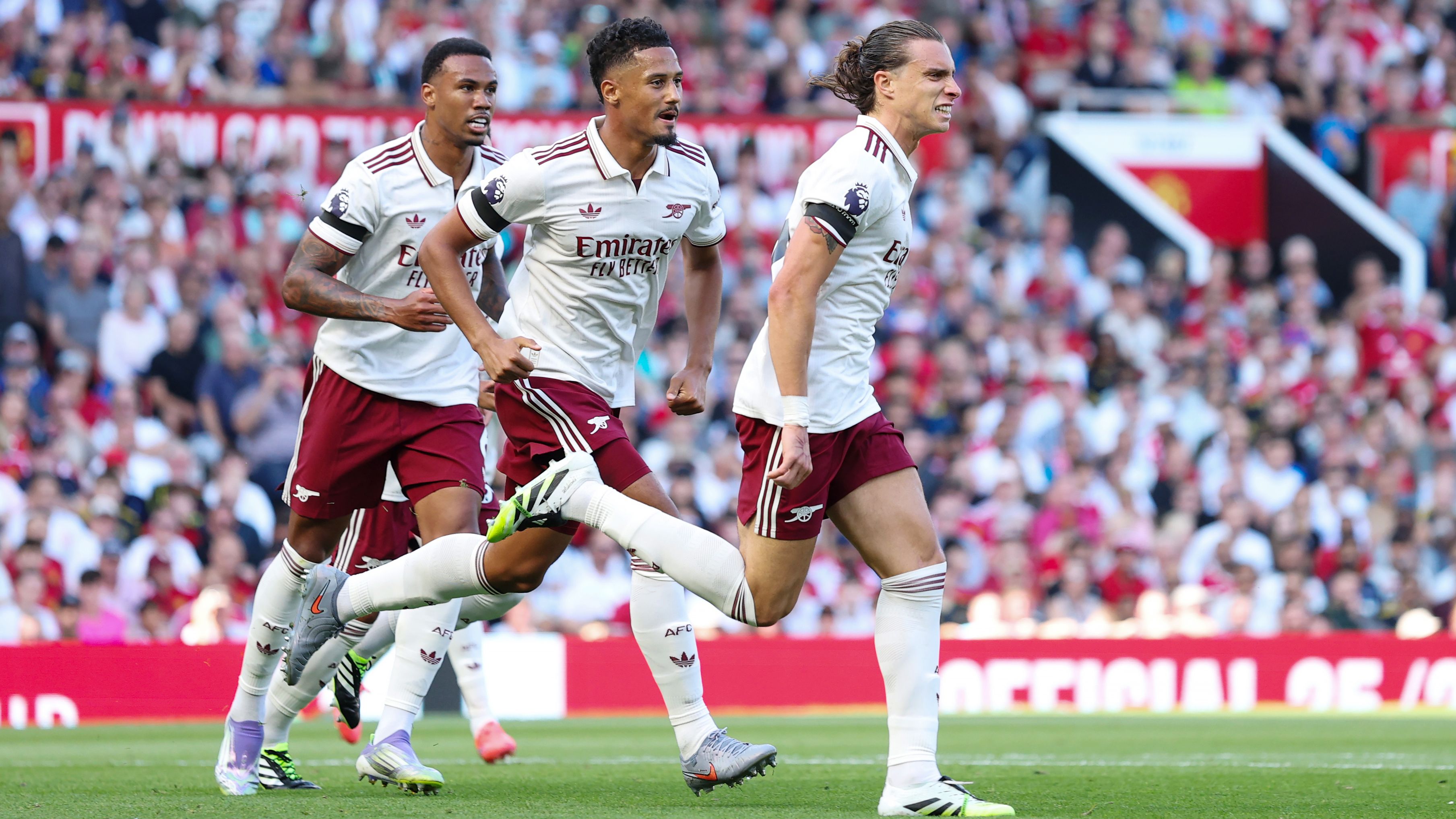 Manchester United v Arsenal - Premier League