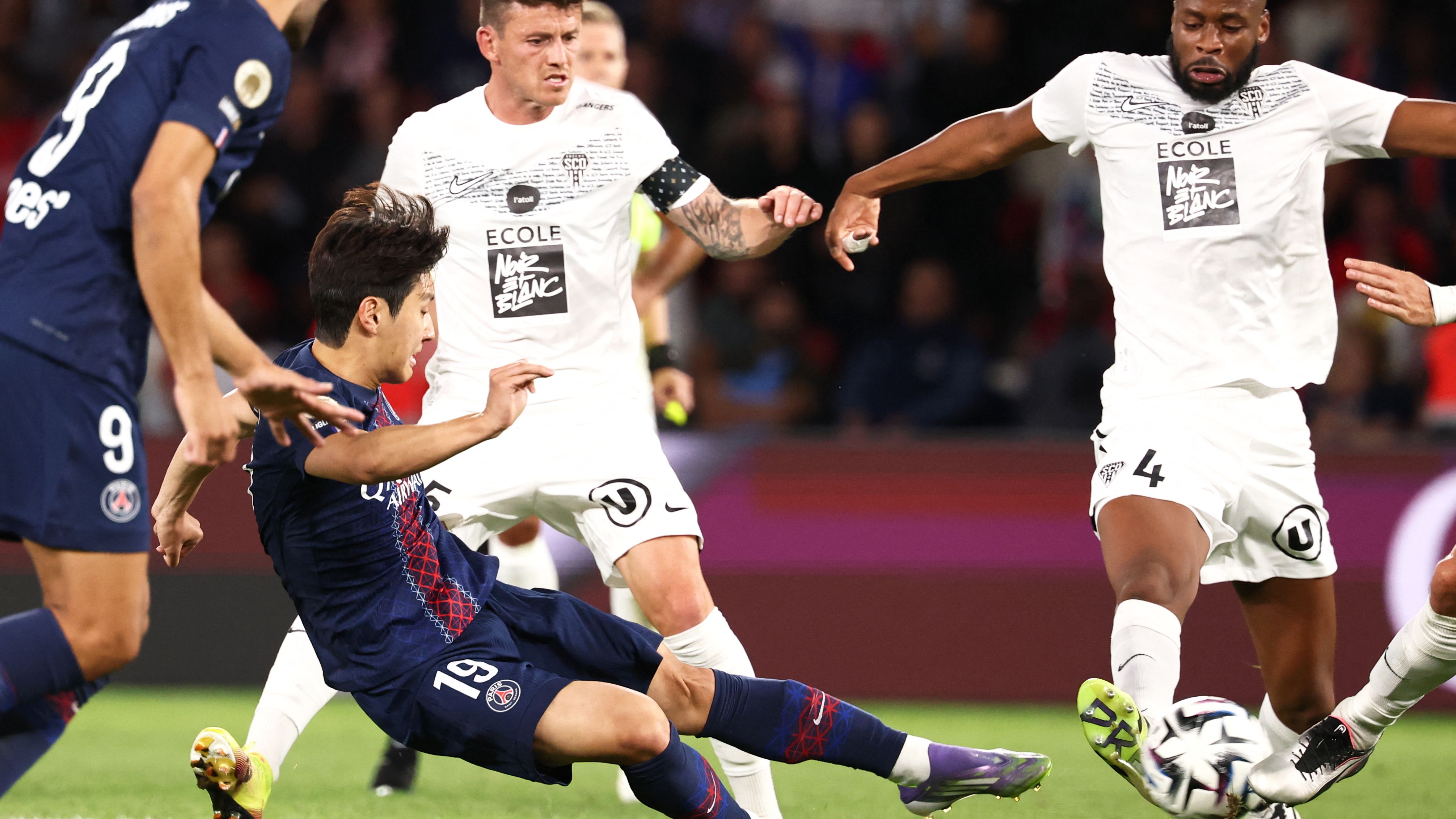 FBL-FRA-LIGUE1-PSG-ANGERS