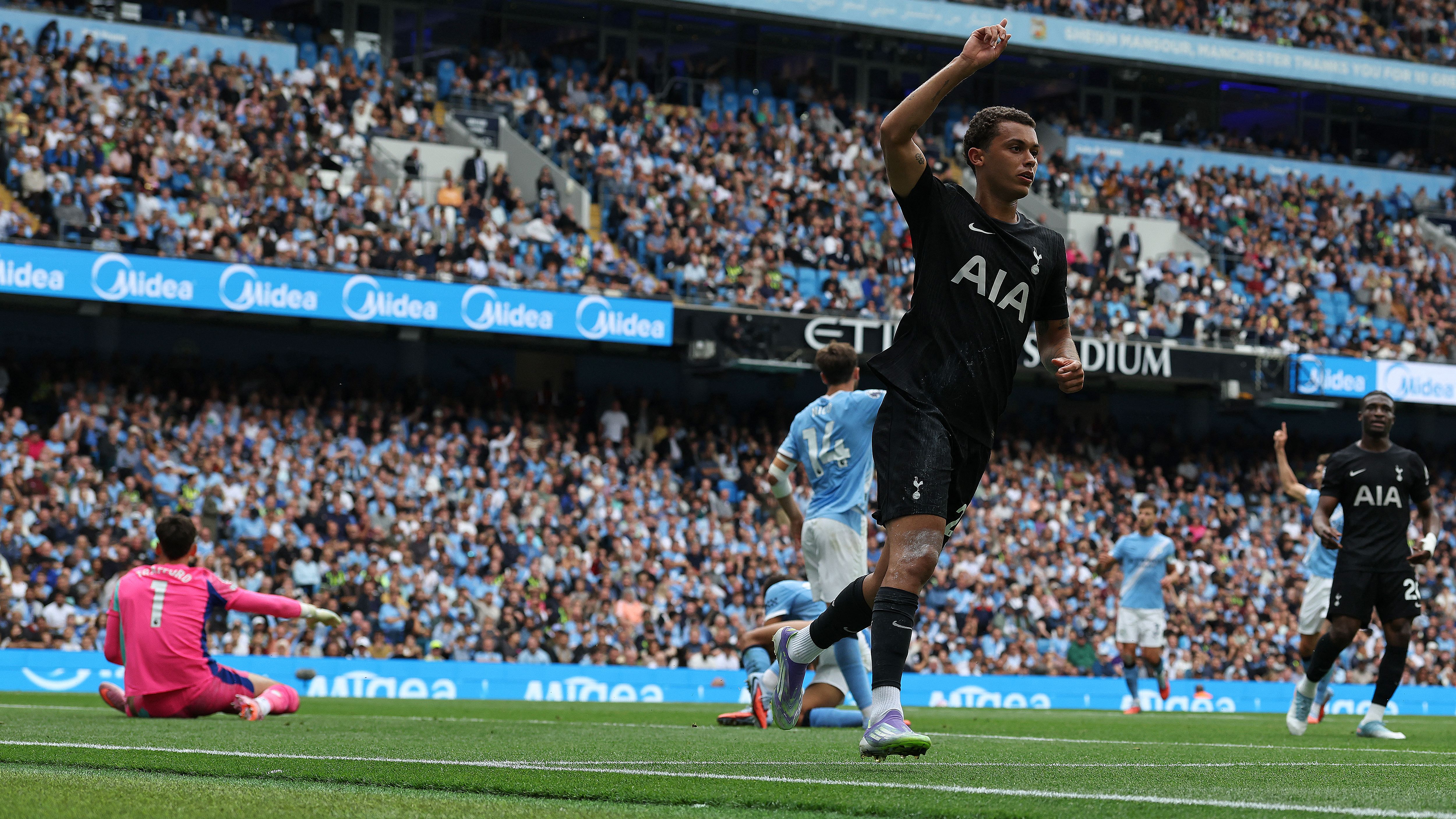 FBL-ENG-PR-MAN CITY-TOTTENHAM