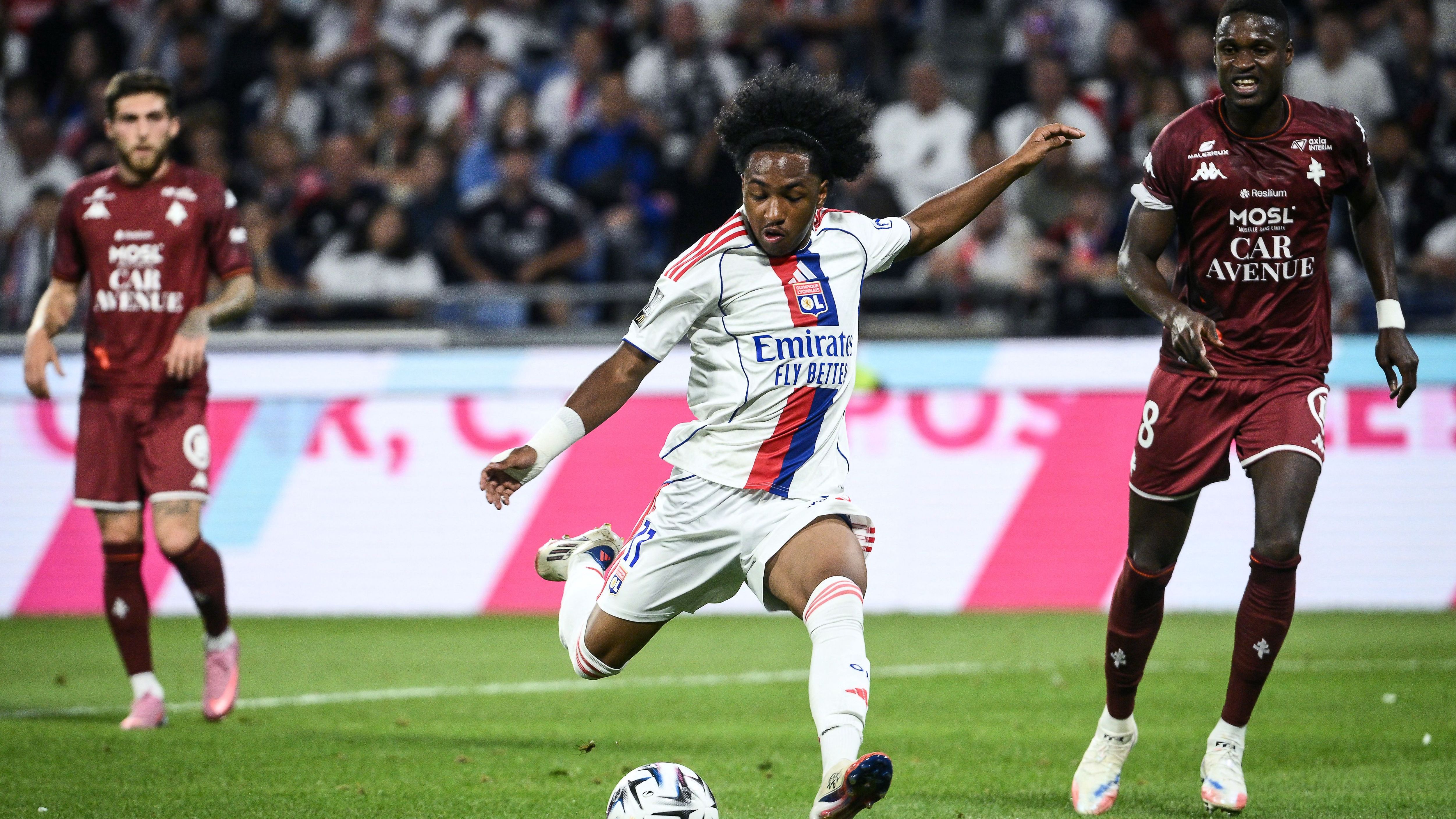 FBL-FRA-LIGUE1-LYON-METZ