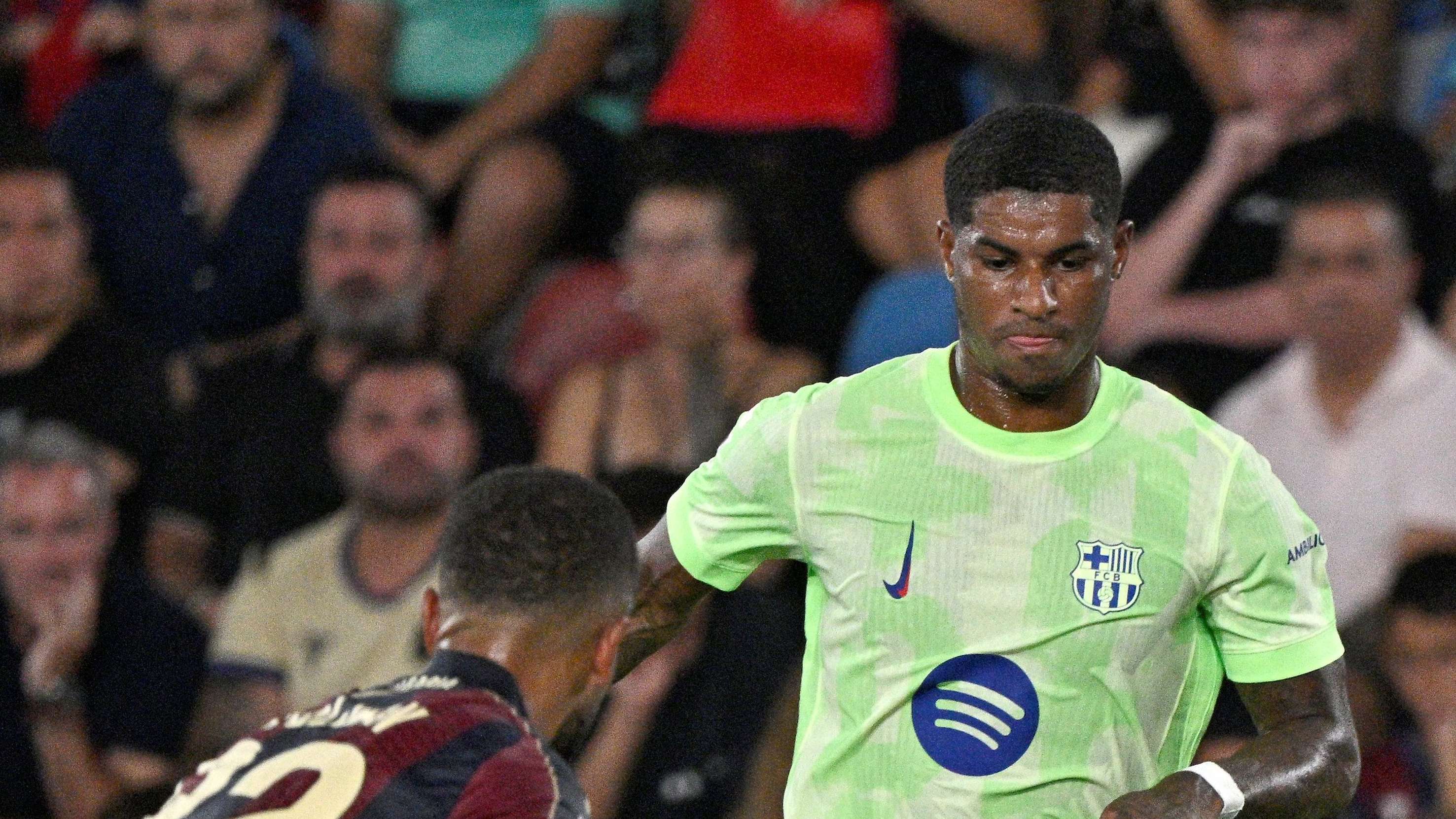 FBL-ESP-LIGA-LEVANTE-BARCELONA