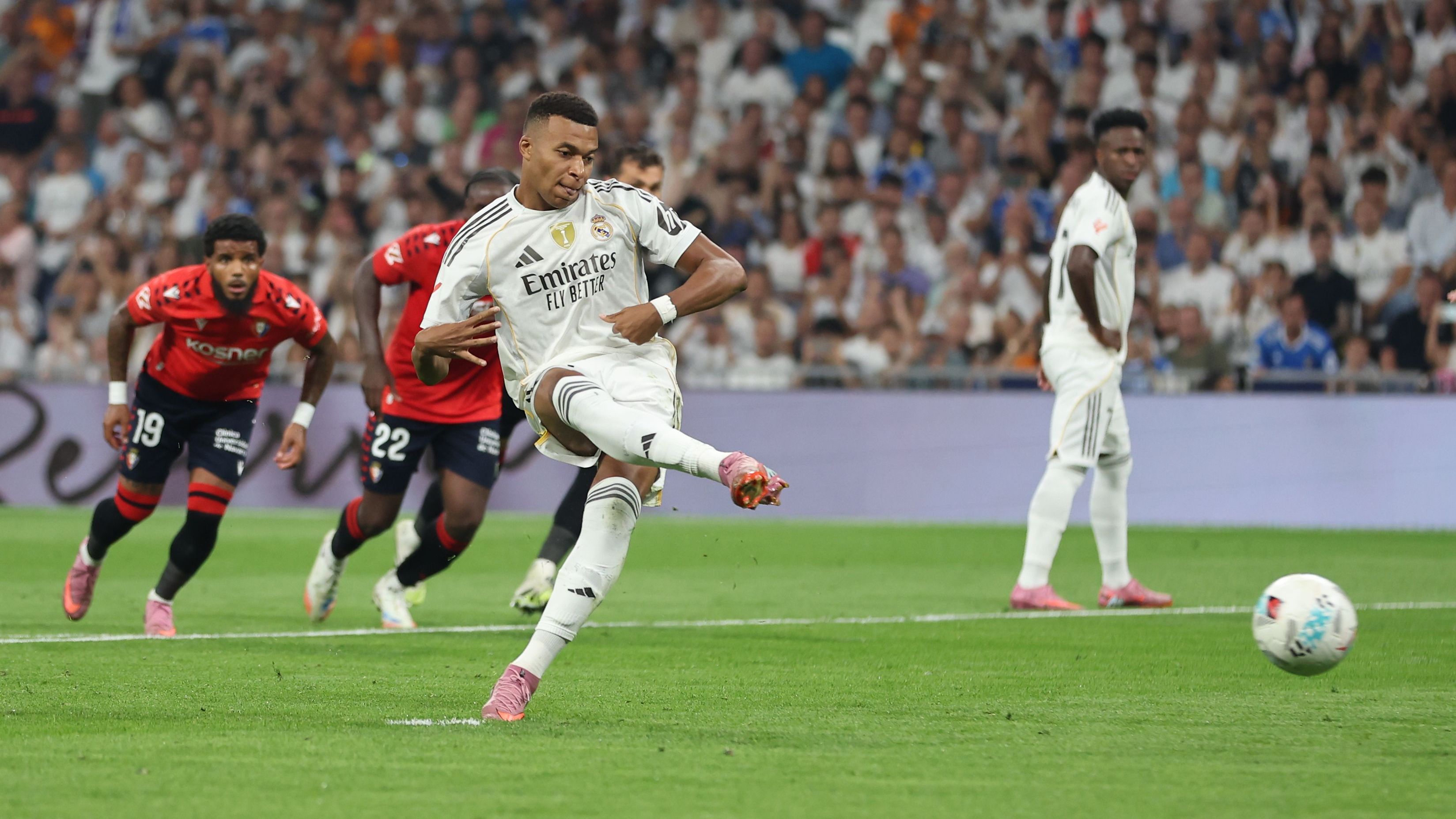 Real Madrid CF v CA Osasuna - LaLiga EA Sports