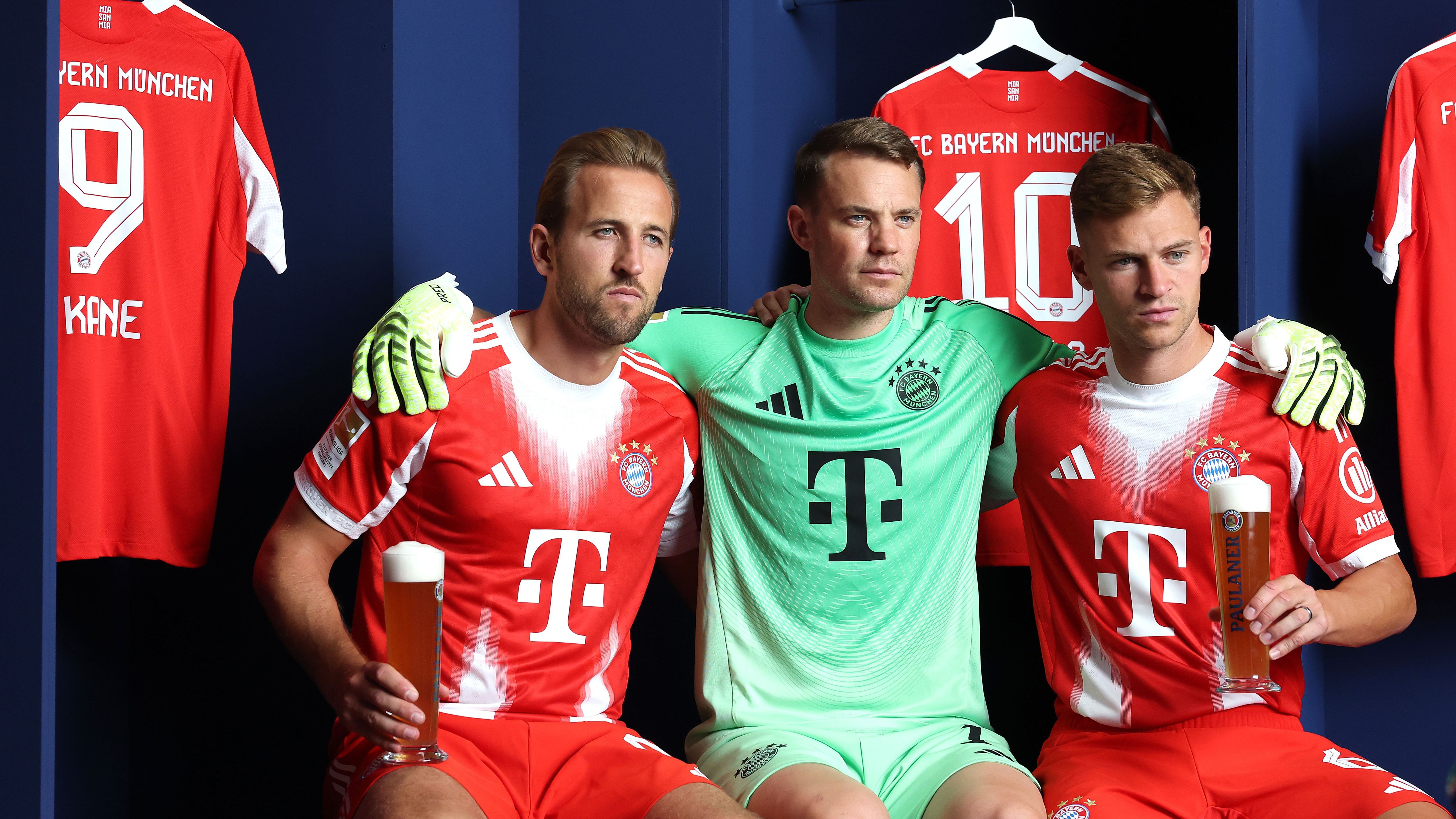FC Bayern München and Paulaner Photo Session