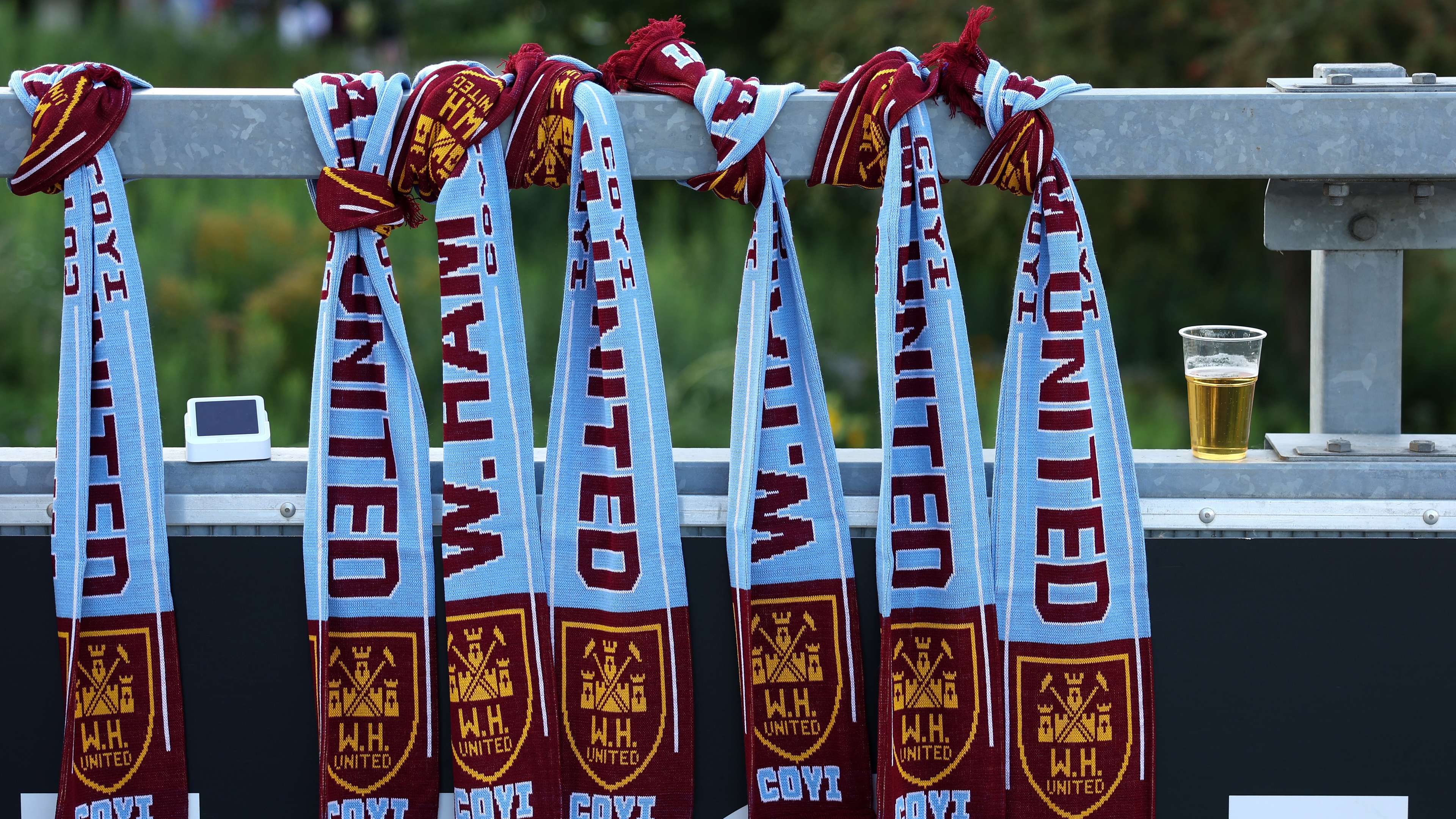 GettyImages-2231524083 West Ham ban half-and-half scarves ahead of Tottenham clash amid tightened security measures for London derby