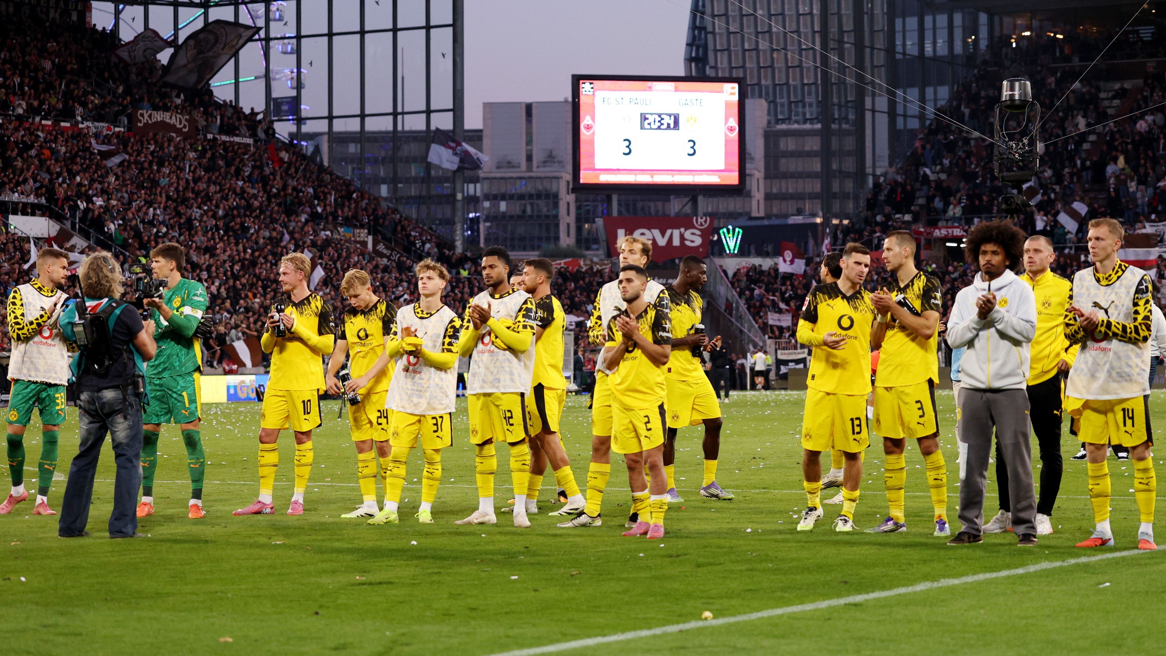 FC St. Pauli v Borussia Dortmund - Bundesliga