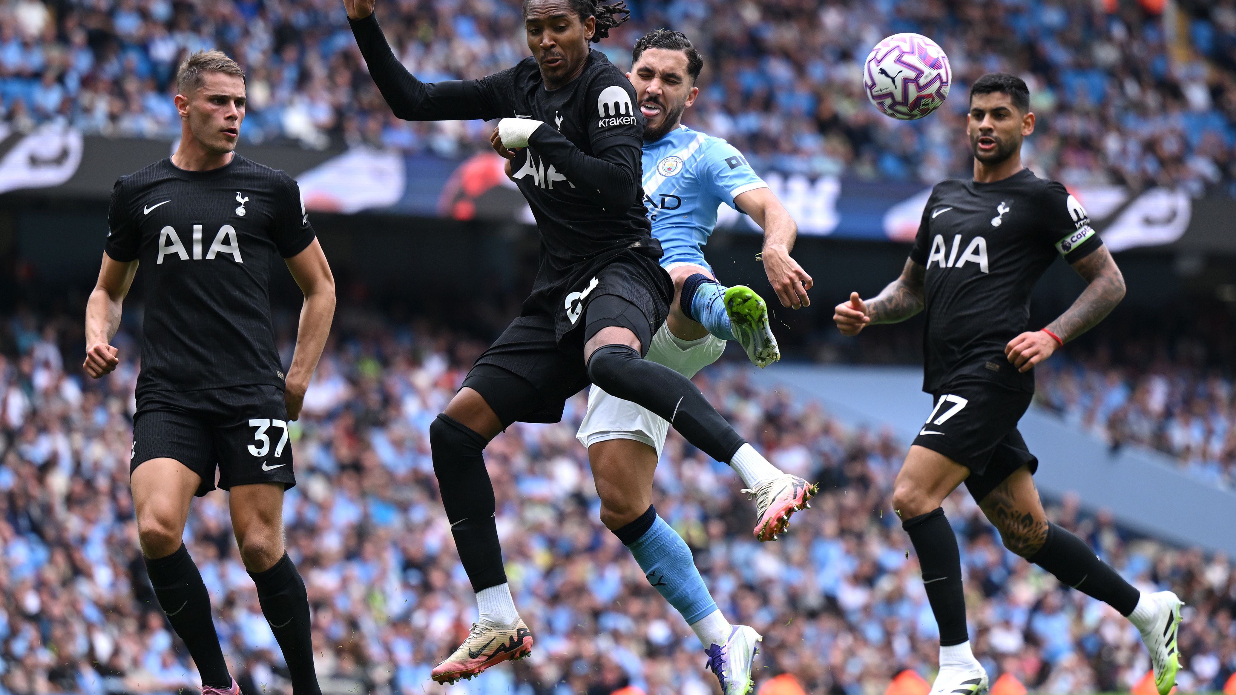 Manchester City v Tottenham Hotspur - Premier League