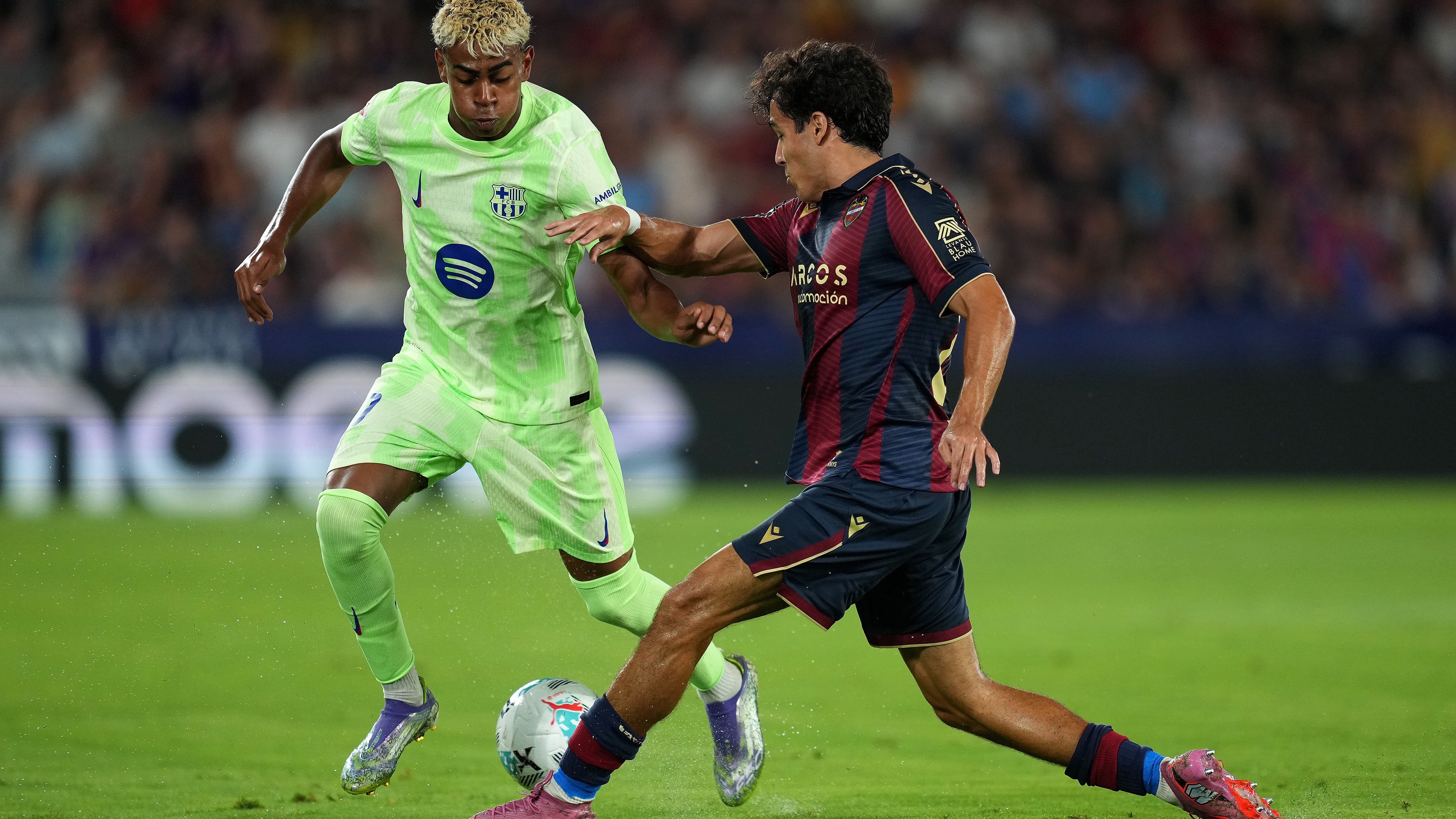 Levante UD v FC Barcelona - LaLiga EA Sports