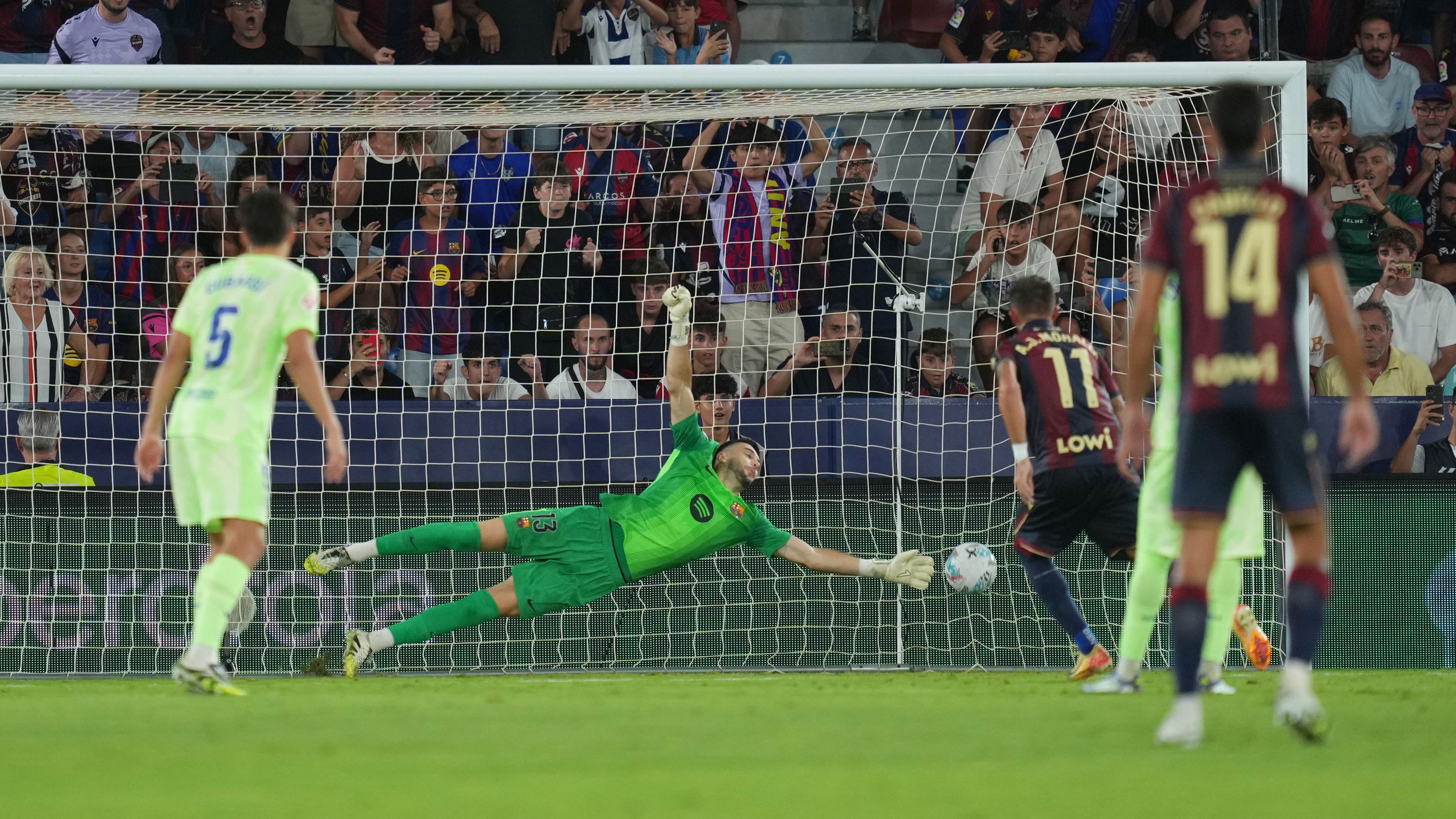 Levante UD v FC Barcelona - LaLiga EA Sports