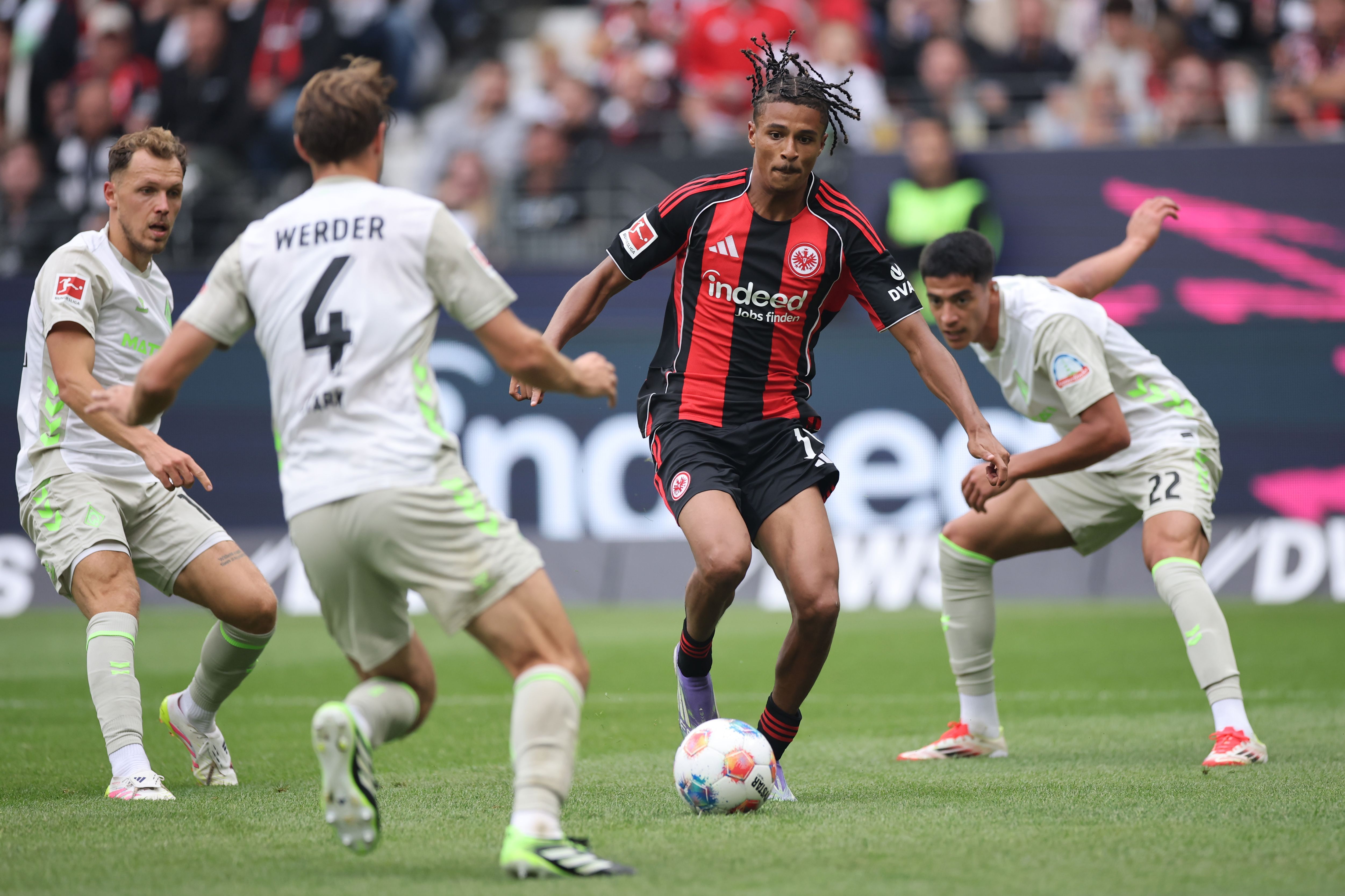 Eintracht Frankfurt v SV Werder Bremen - Bundesliga