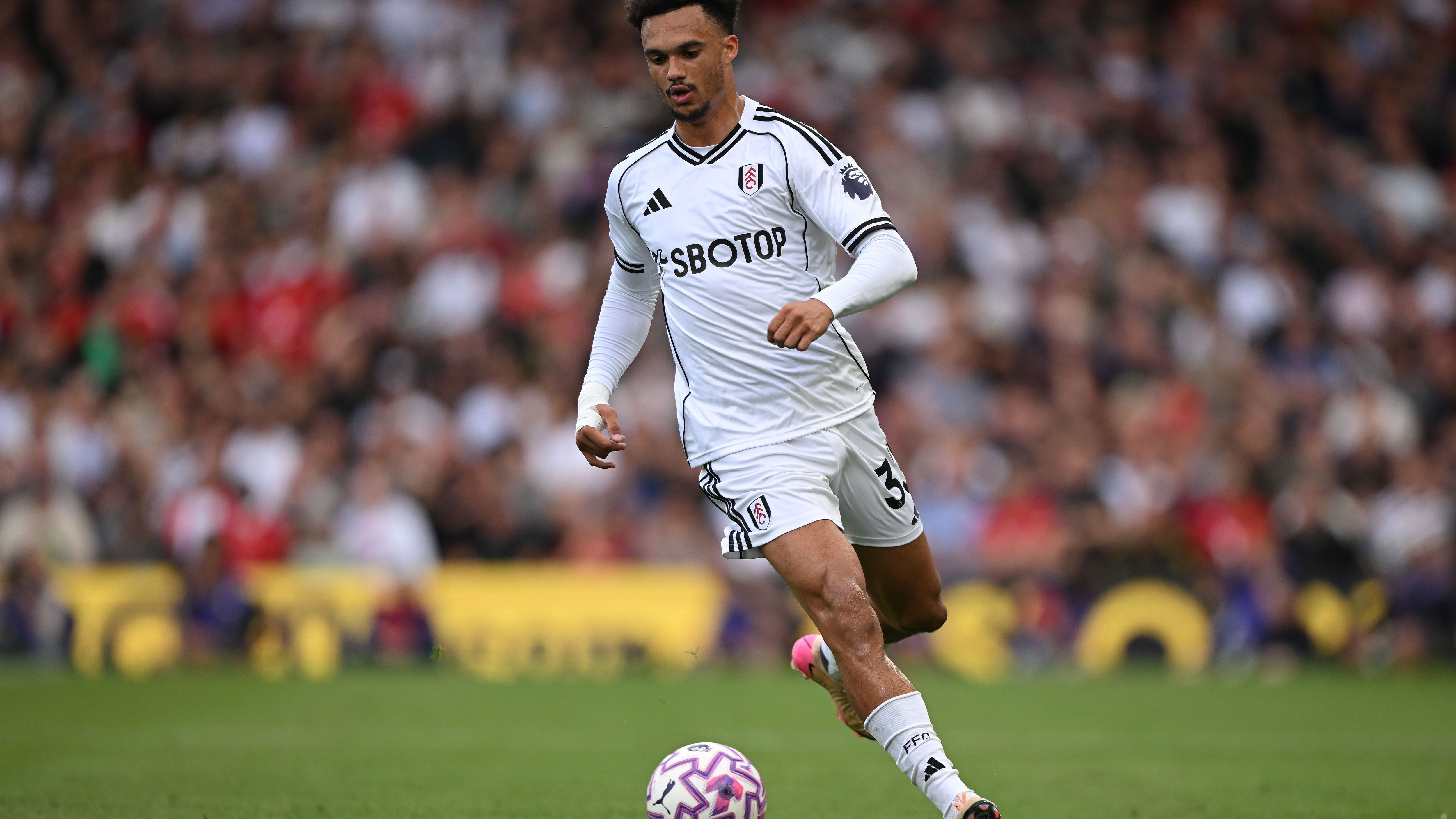 Fulham v Manchester United - Premier League