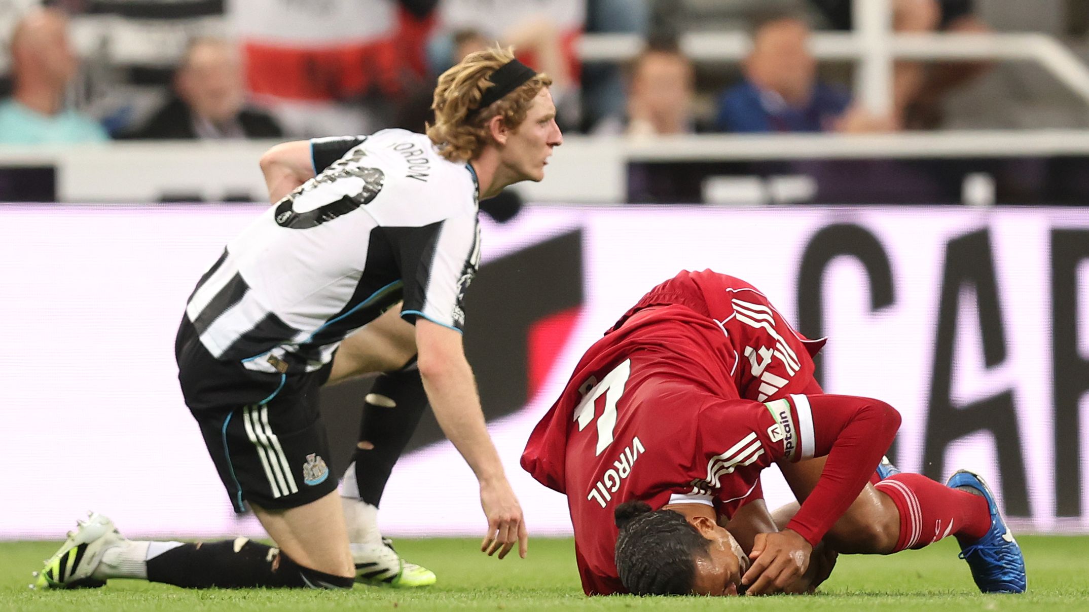 تدخل جوردون على فان دايك