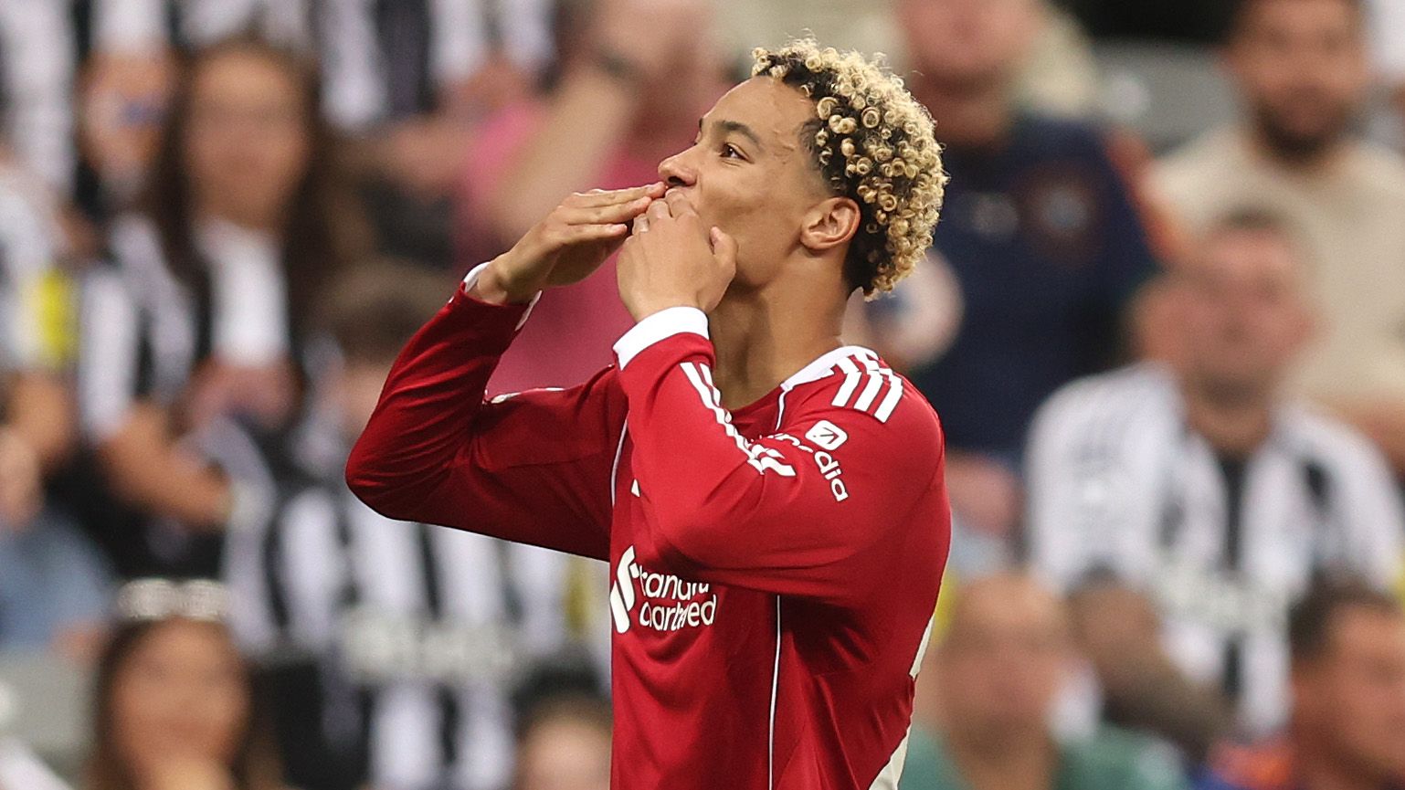 Newcastle United v Liverpool - Premier League