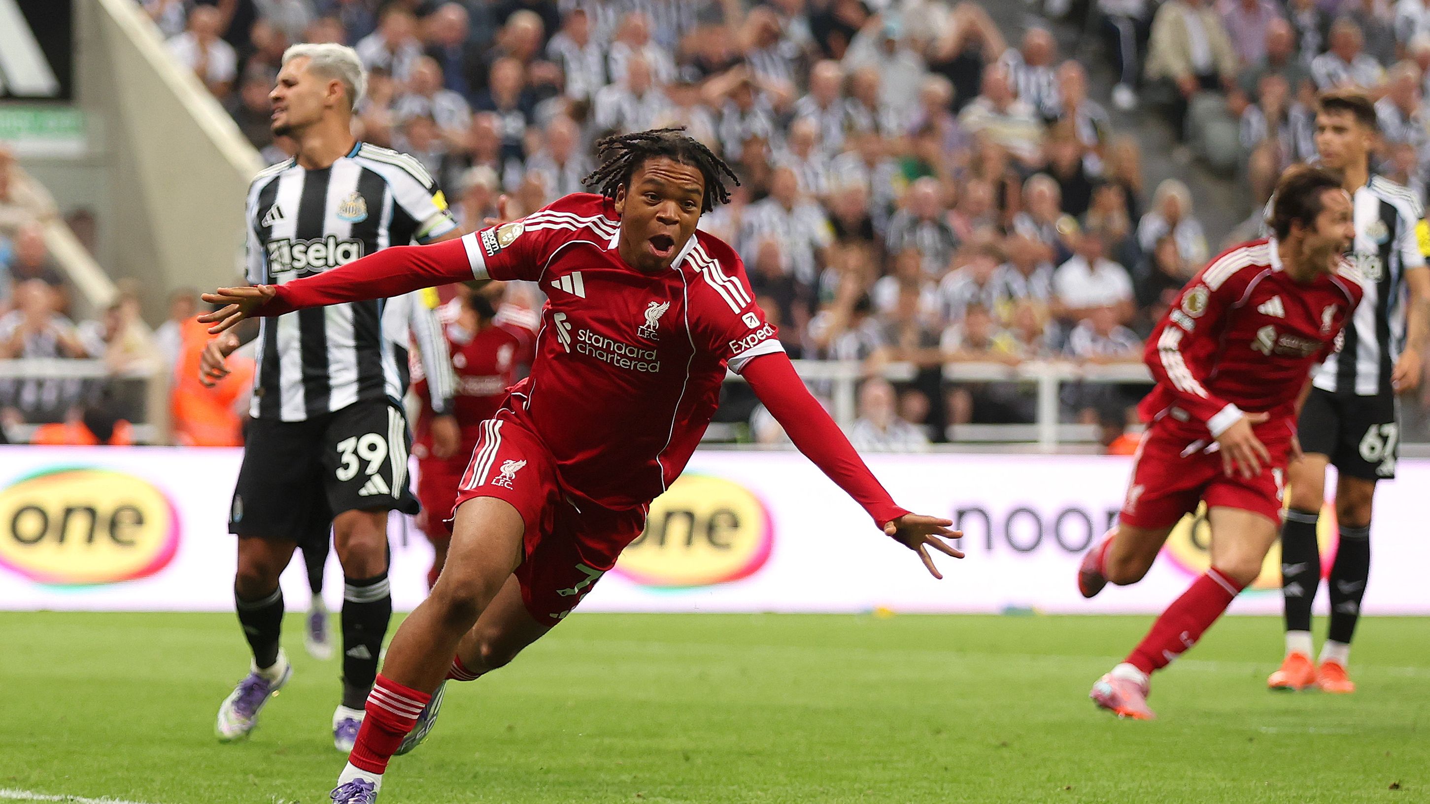 Newcastle United v Liverpool - Premier League