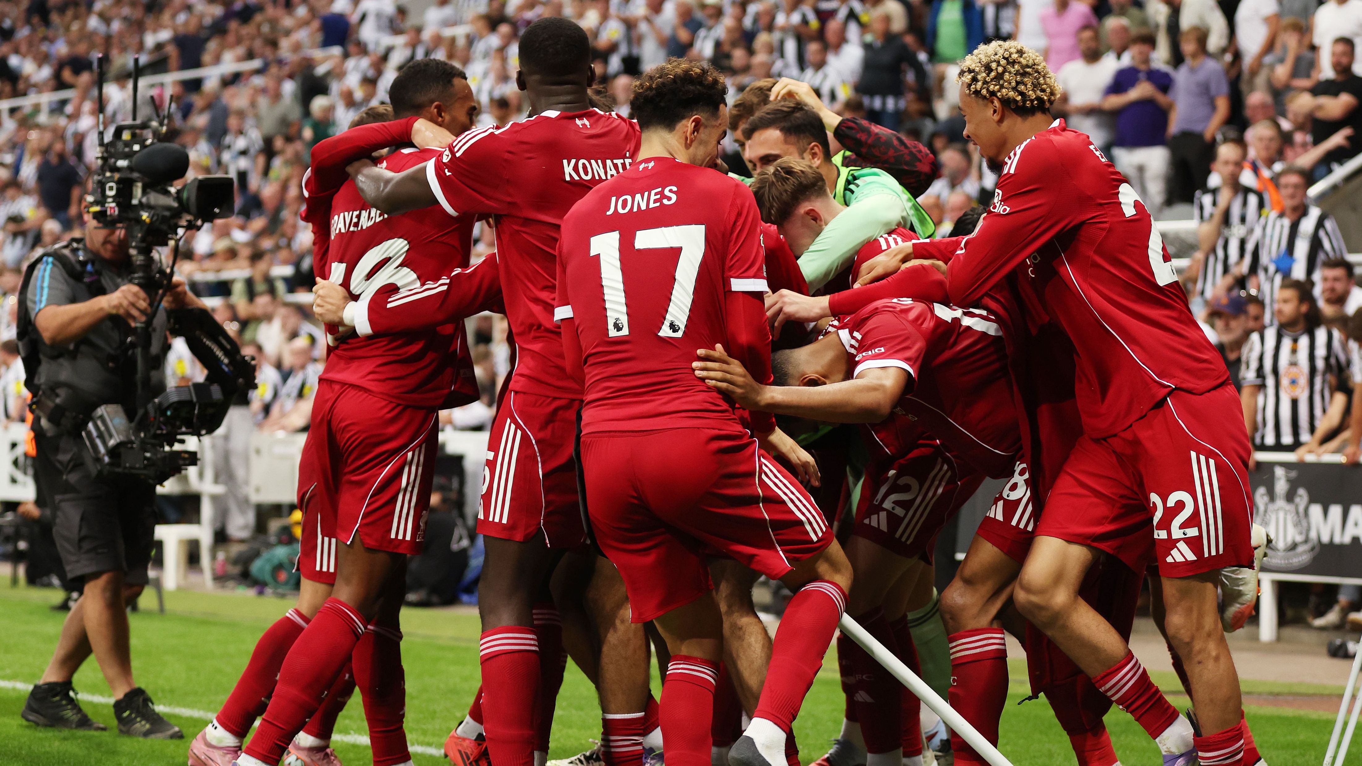 Newcastle United v Liverpool - Premier League