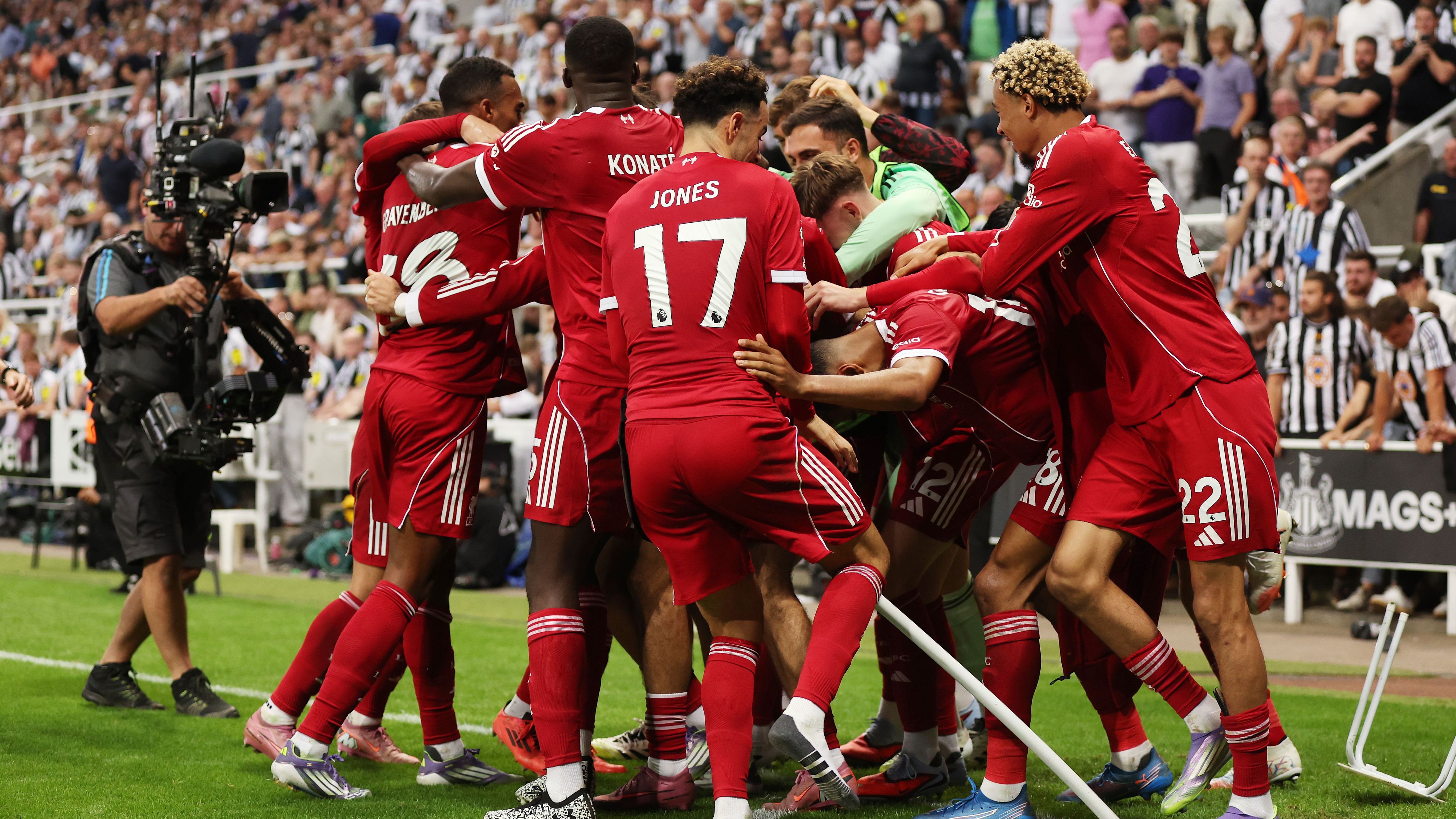 Newcastle United v Liverpool - Premier League