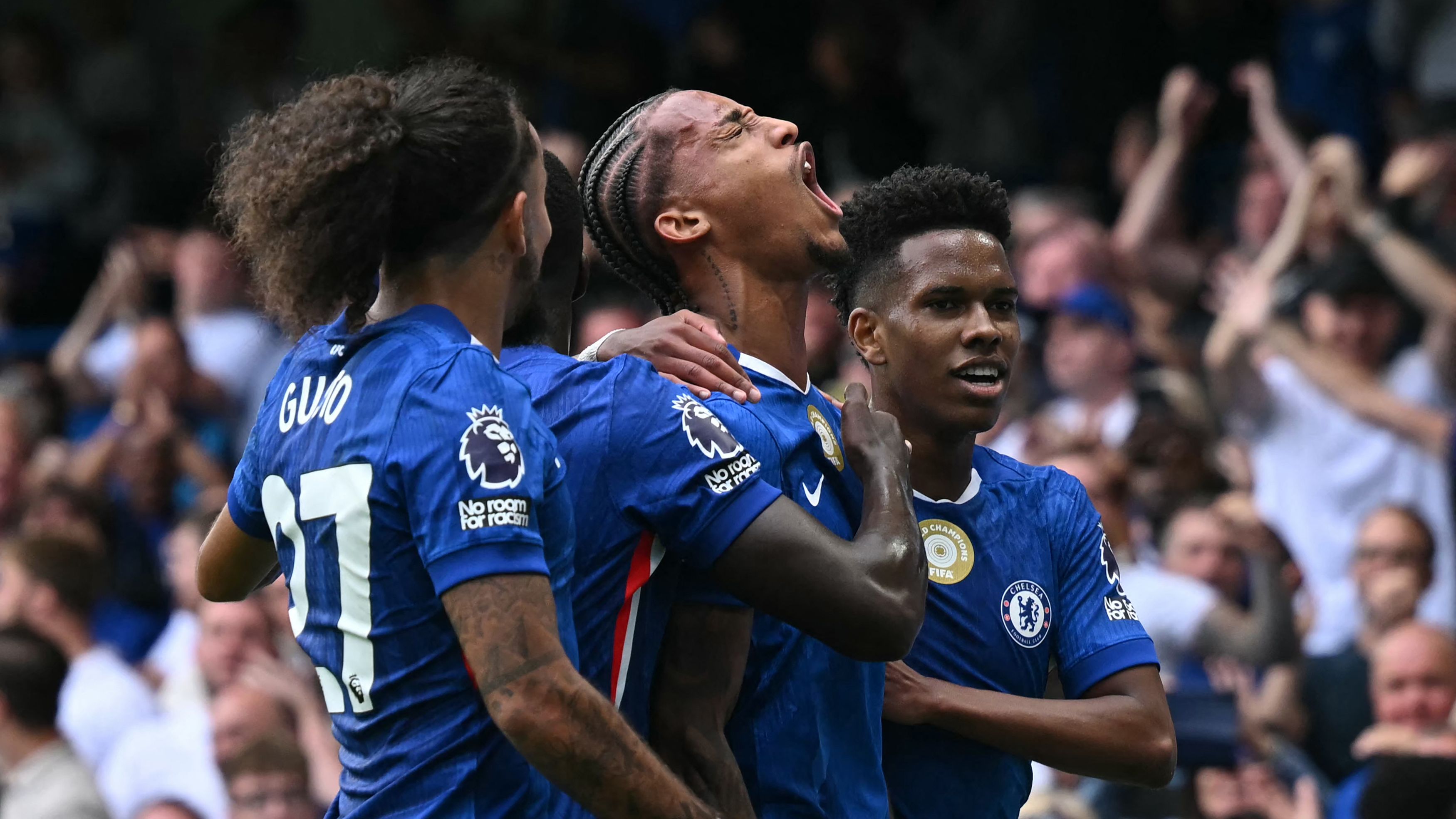 TOPSHOT-FBL-ENG-PR-CHELSEA-FULHAM