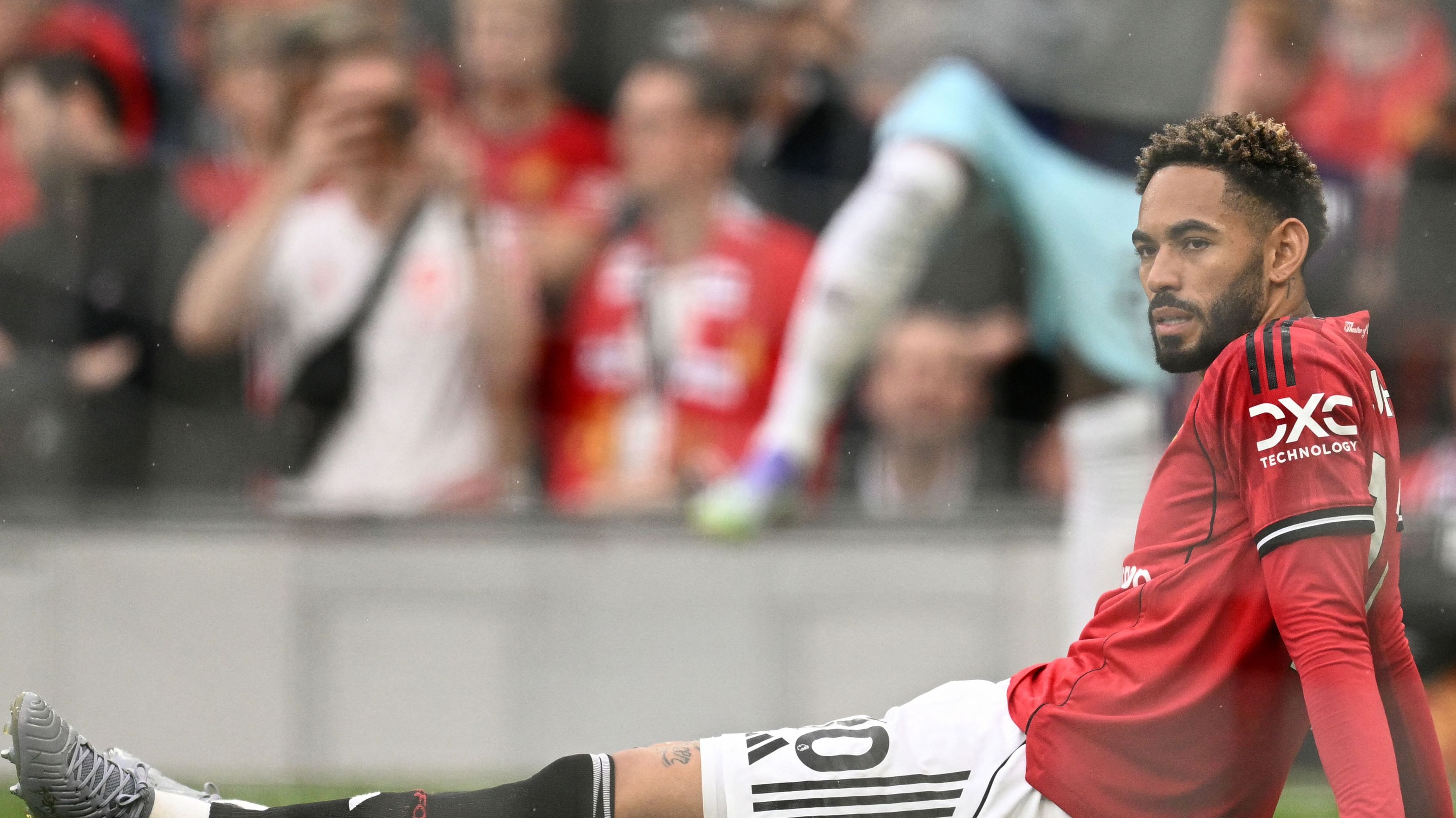Injury disaster for Man Utd! Matheus Cunha taken off against Burnley with muscle issue in potentially massive blow for Ruben Amorim | Goal.com UK