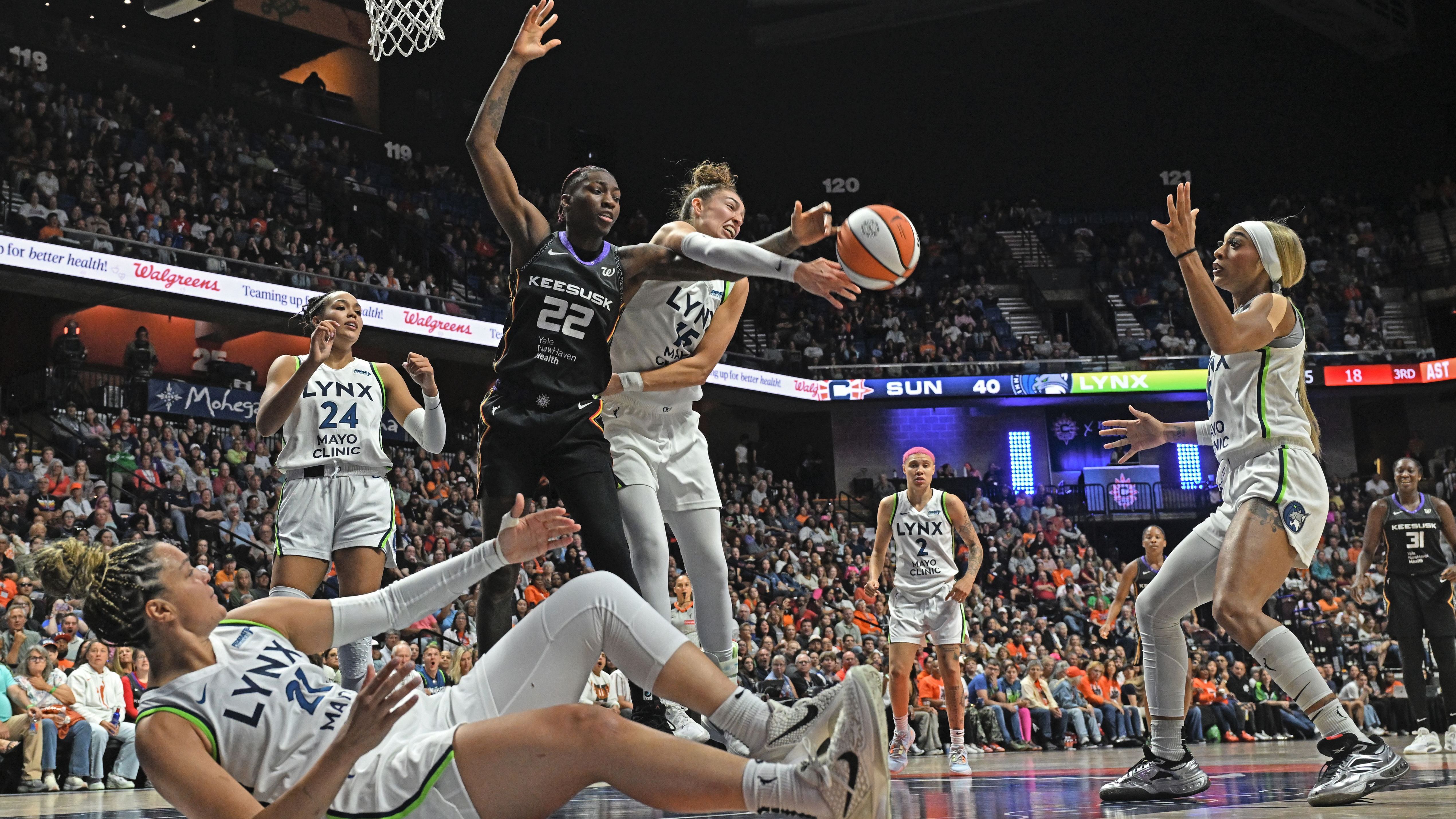 Minnesota Lynx v Connecticut Sun