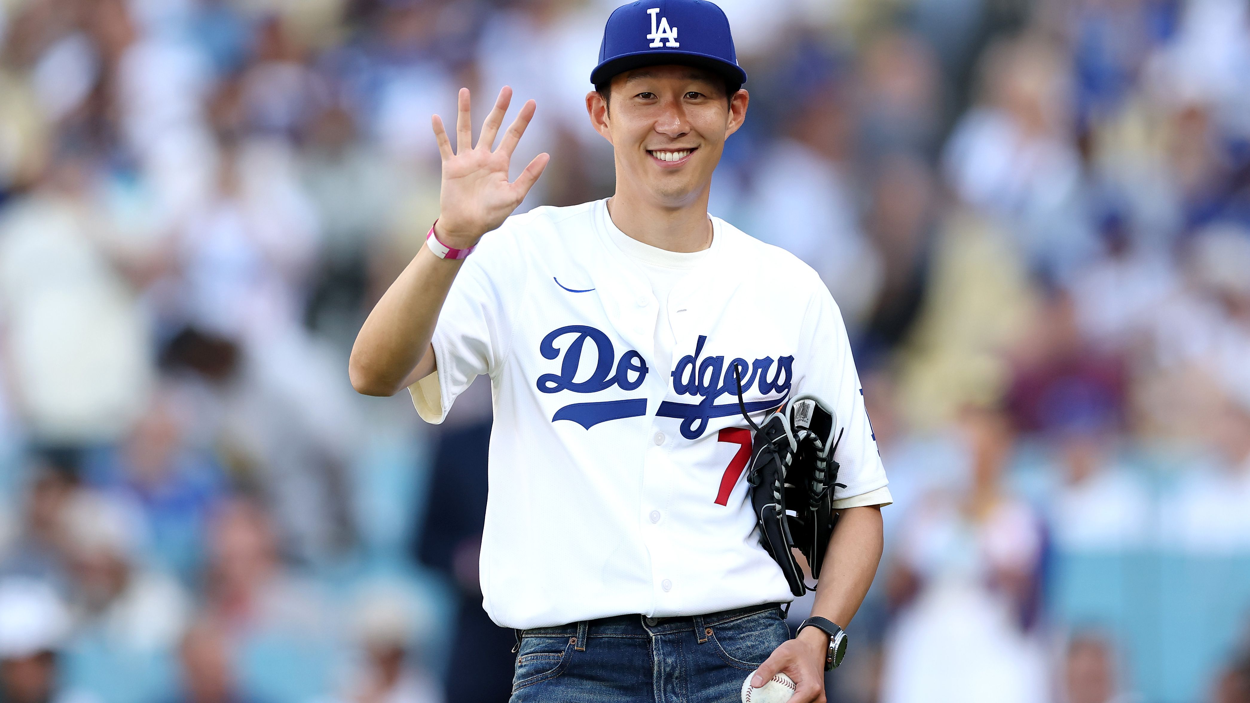 Cincinnati Reds v Los Angeles Dodgers