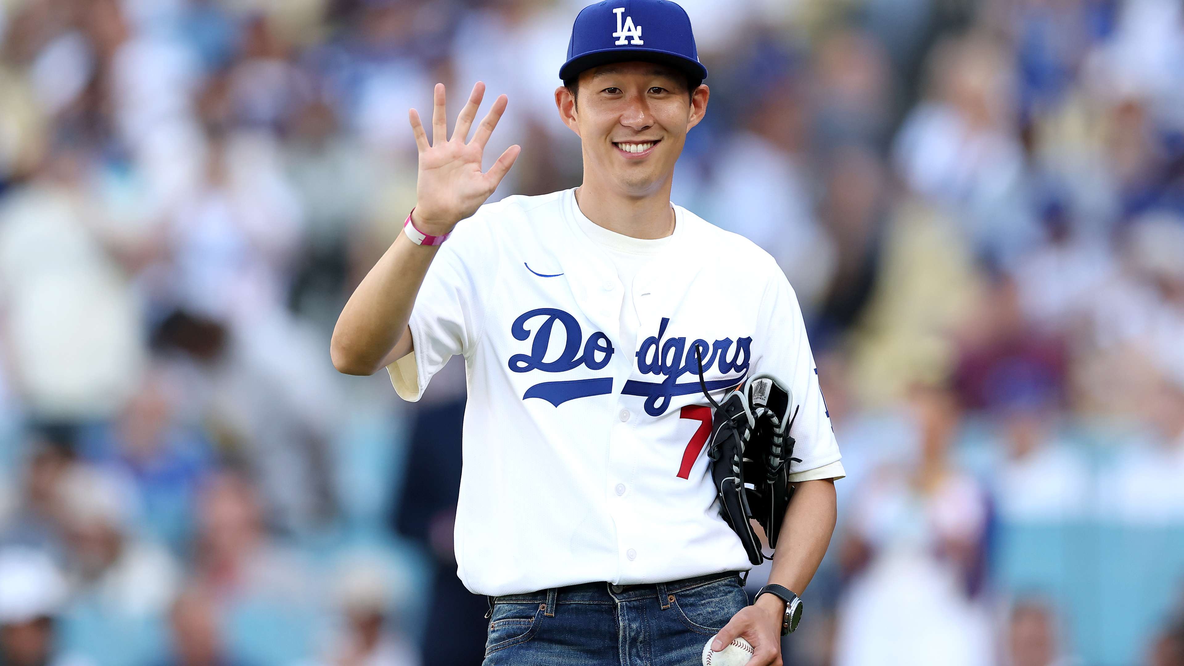 Cincinnati Reds v Los Angeles Dodgers