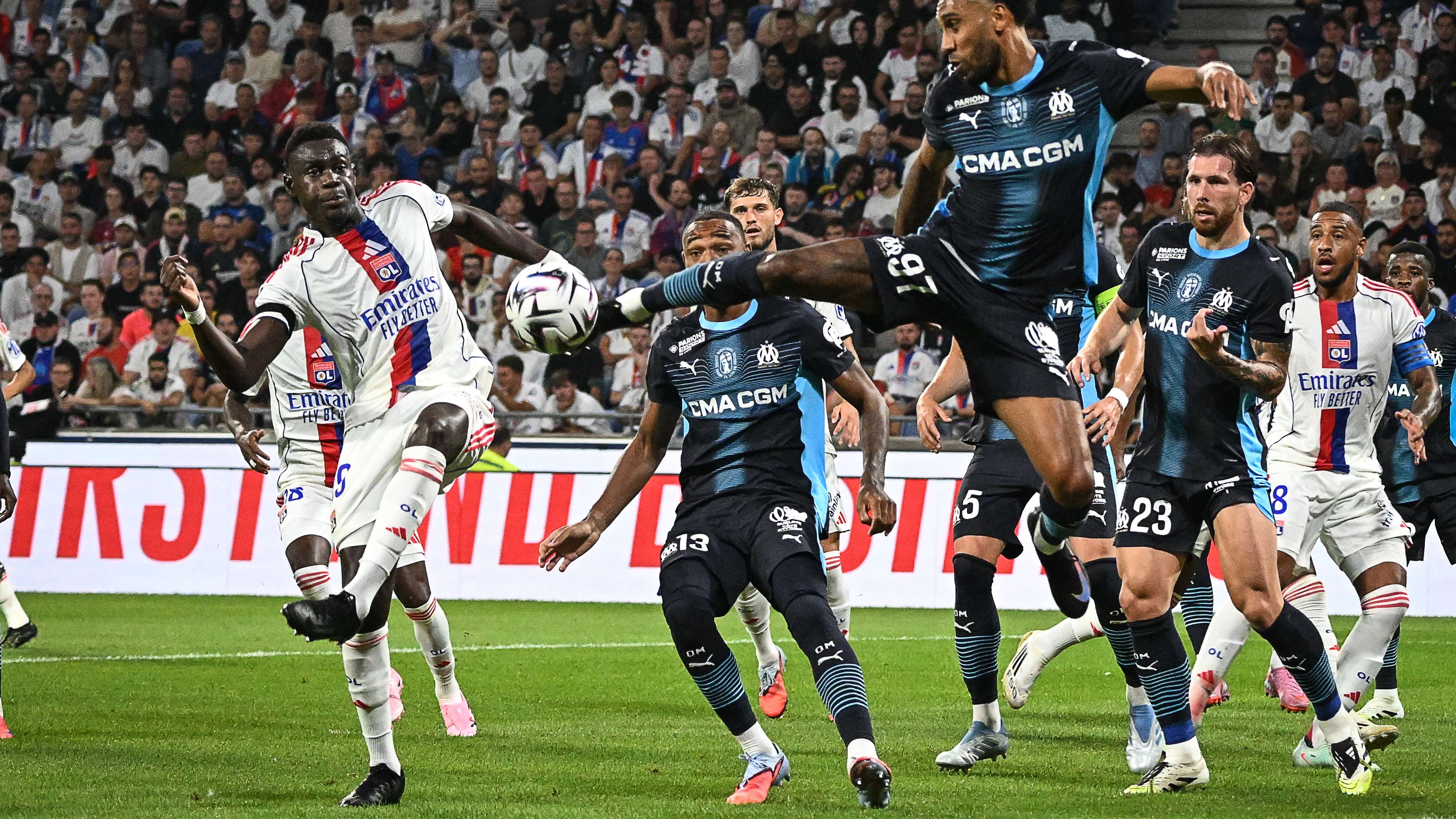 TOPSHOT-FBL-FRA-LIGUE1-LYON-MARSEILLE